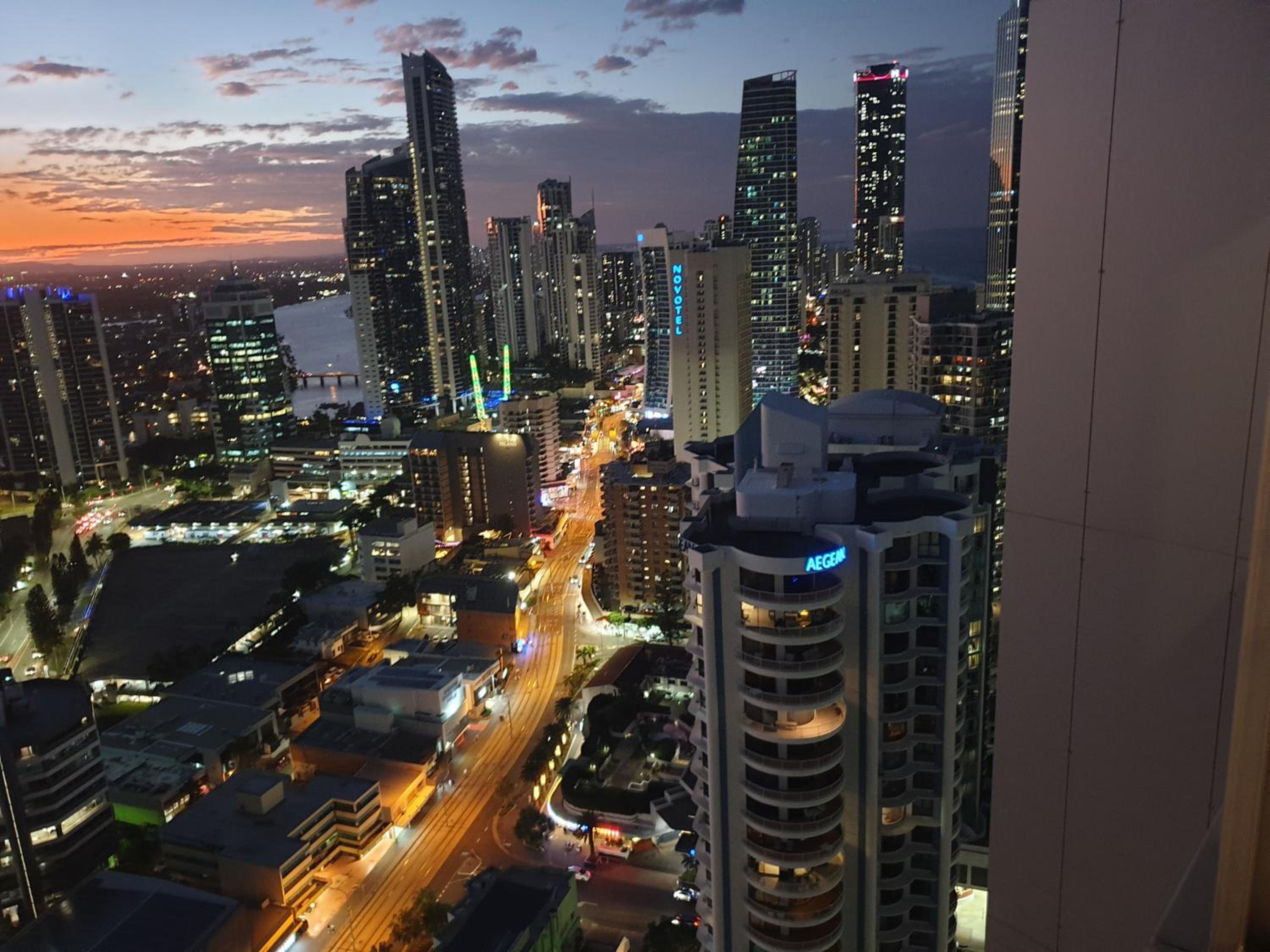 Level 36 Skyline View Lux Private Apartment - 2BR 1B 1C
