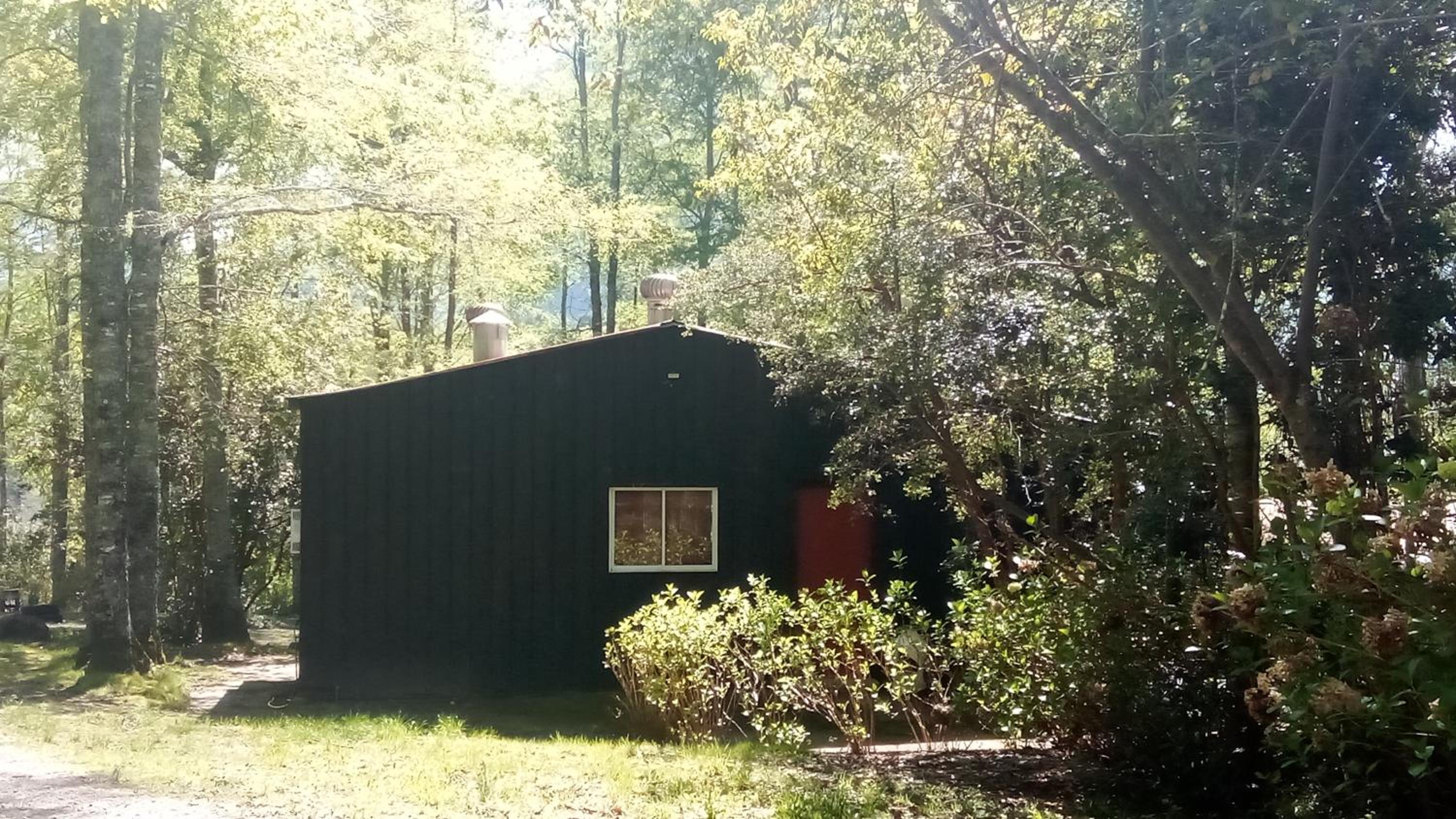 cabaña en la naturaleza