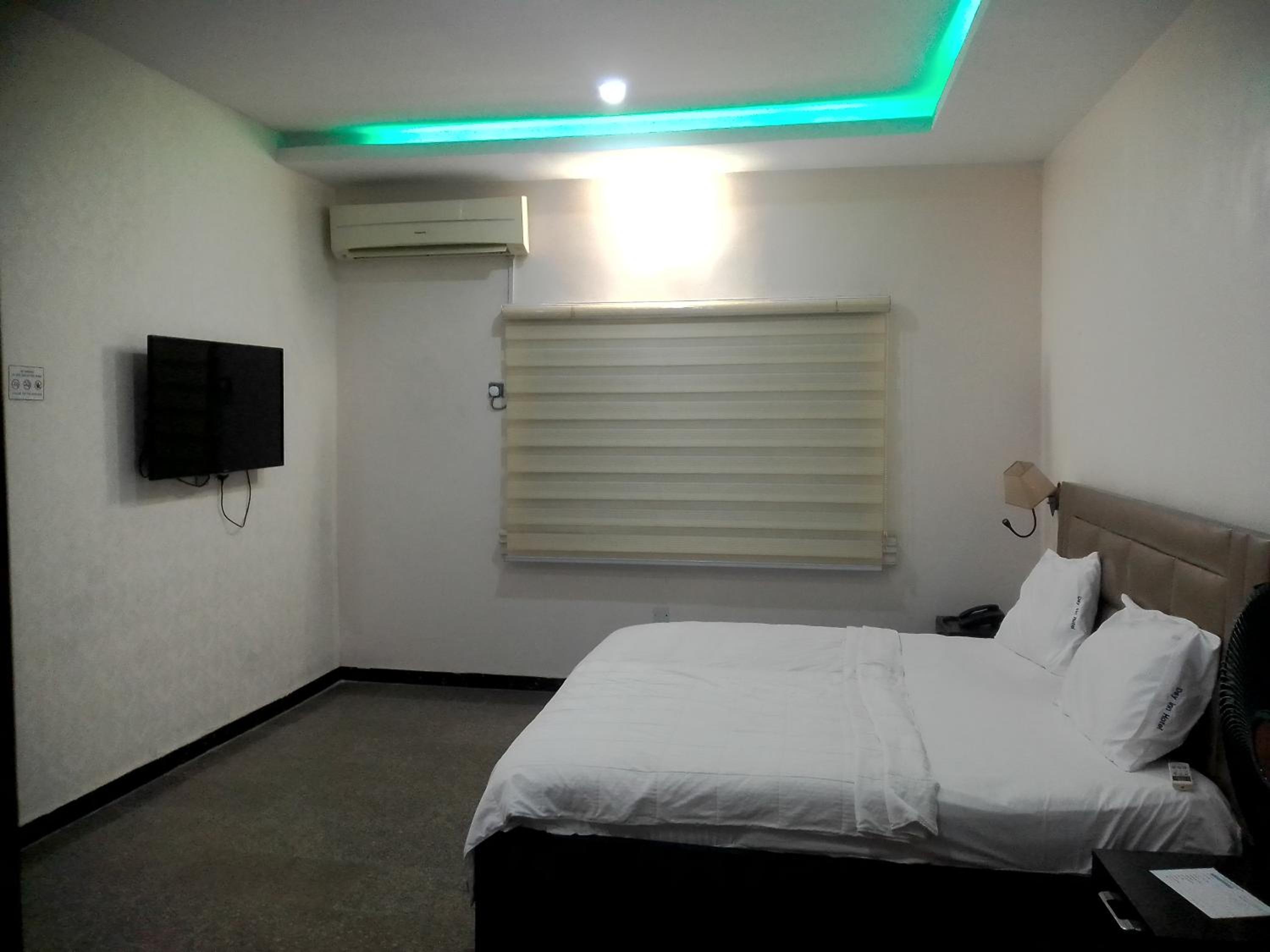 Day Inn Hotel