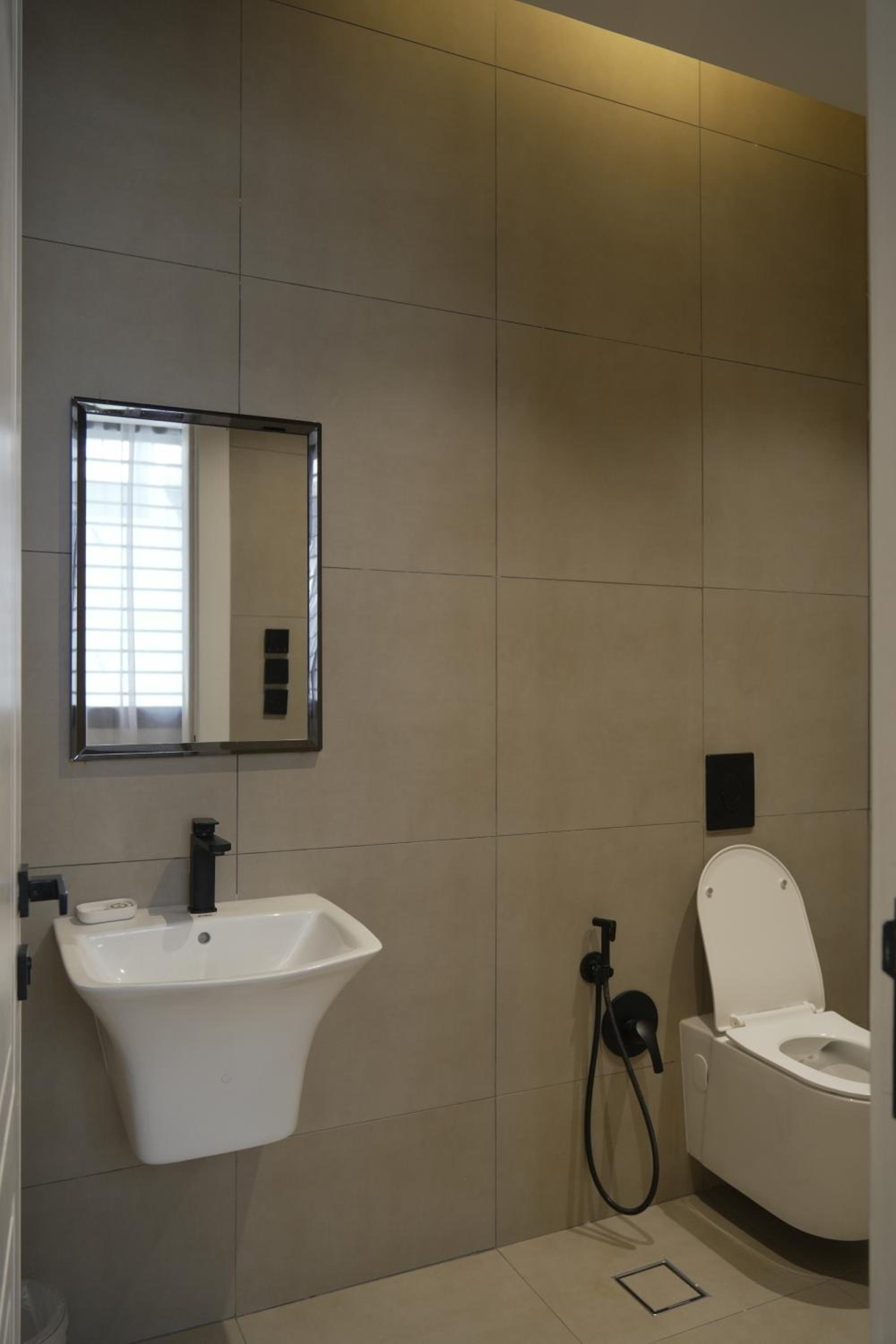 Luxury Apartment in Al Yasmin