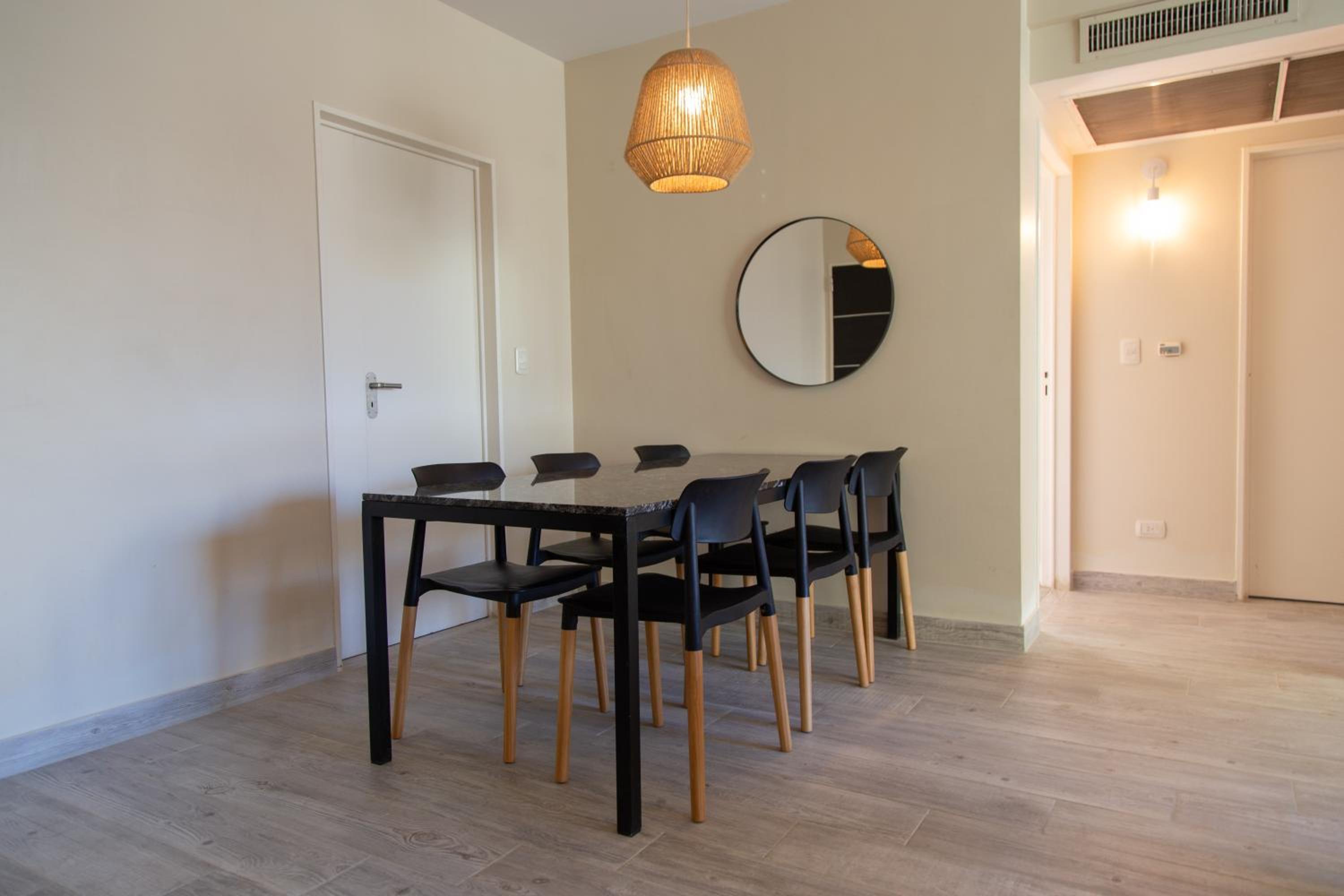 Pistacia Stunning Apartment