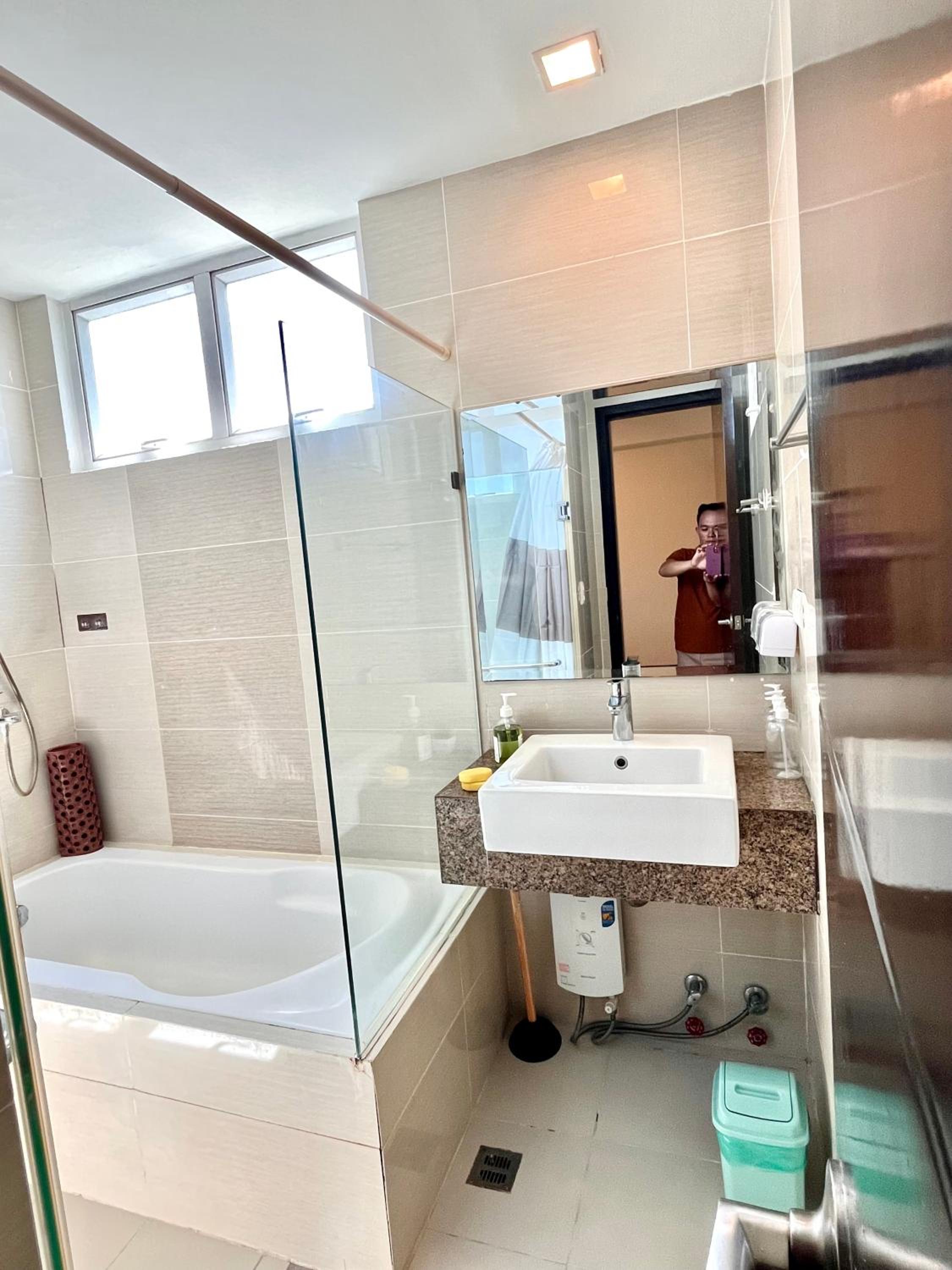 Mactan Newtown 1BR Condominium view 4