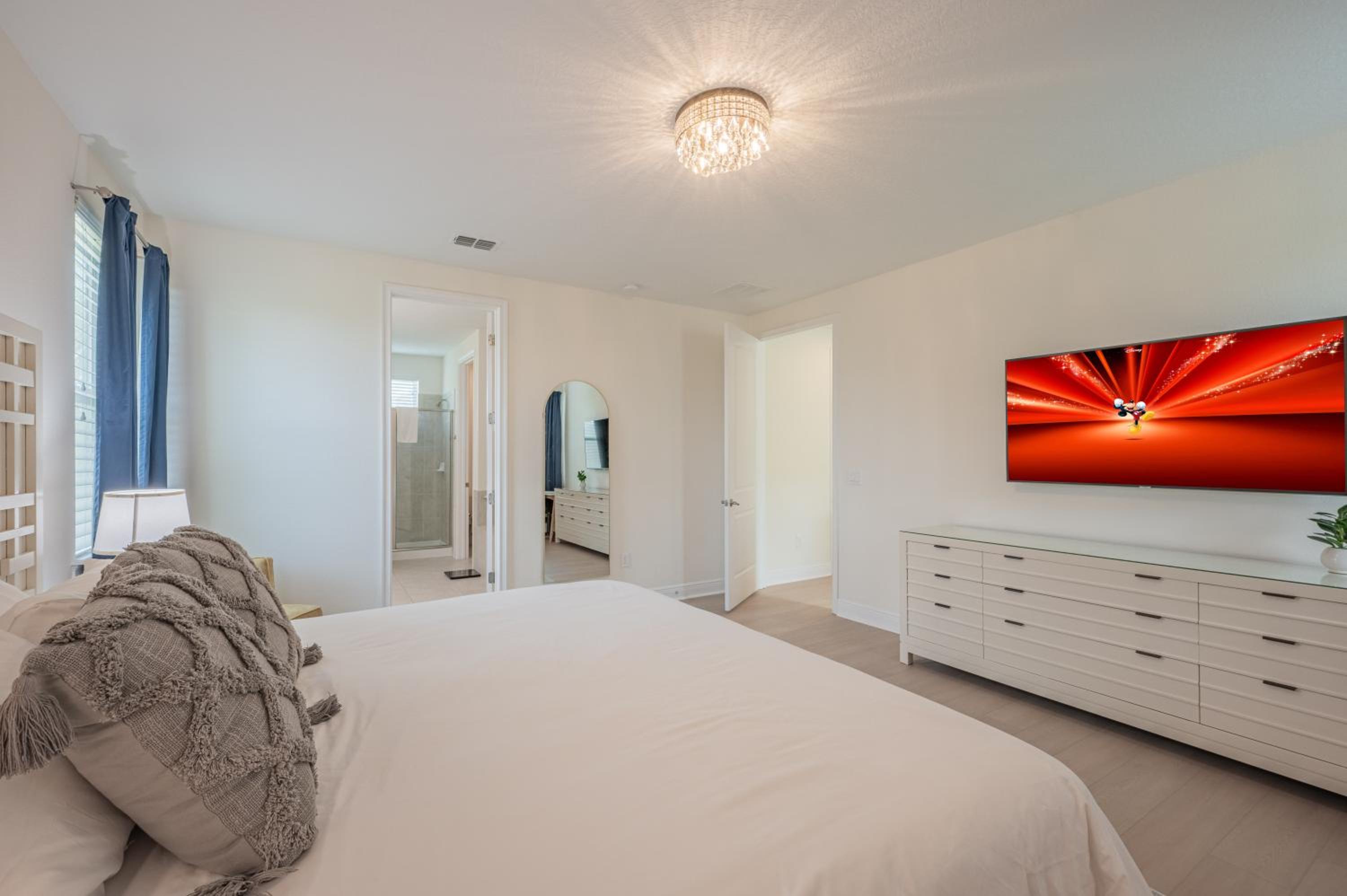 Luxury 5BR Villa, Pool Spa, 15min Disney