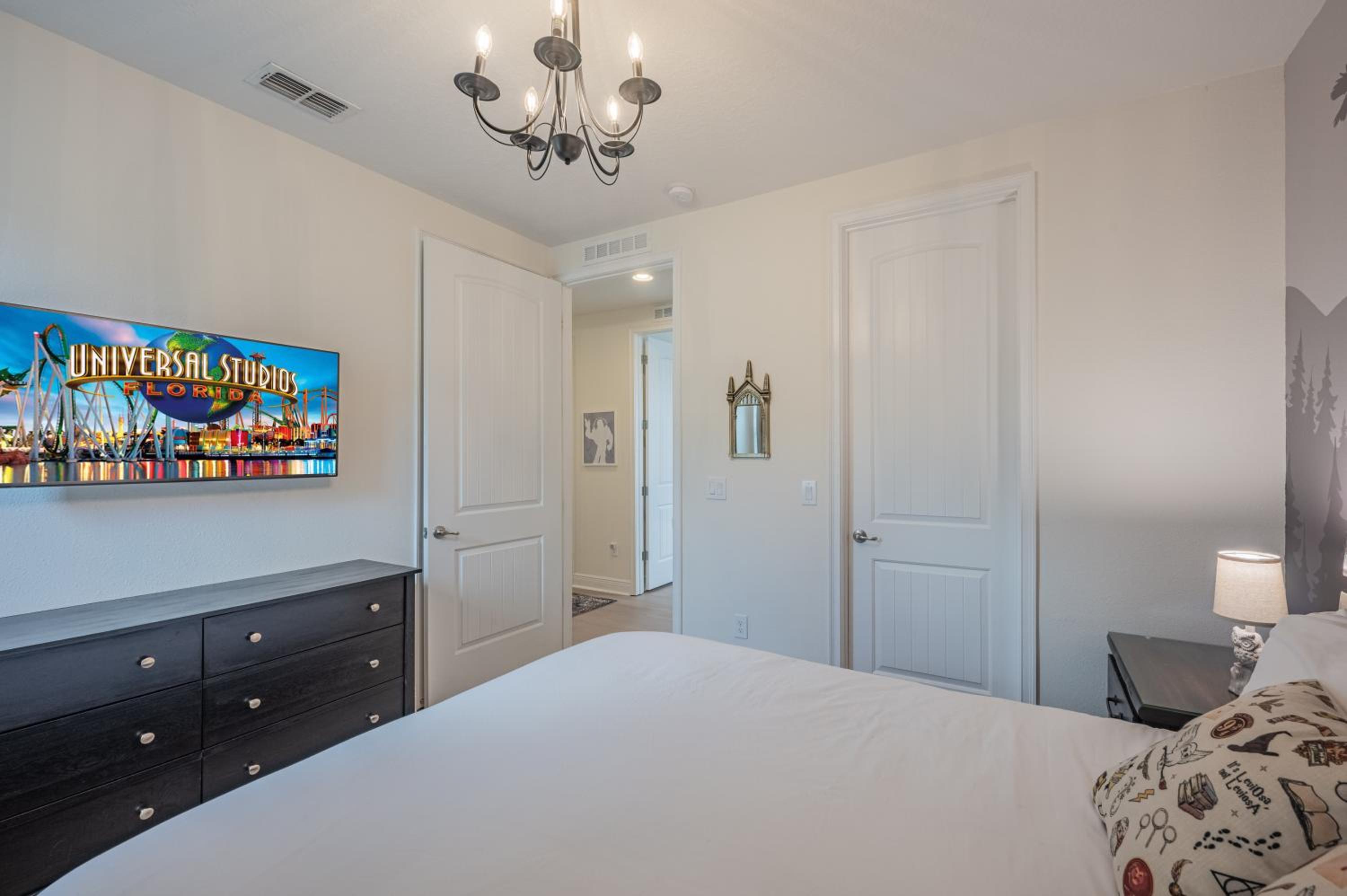 Luxury 5BR Villa, Pool Spa, 15min Disney