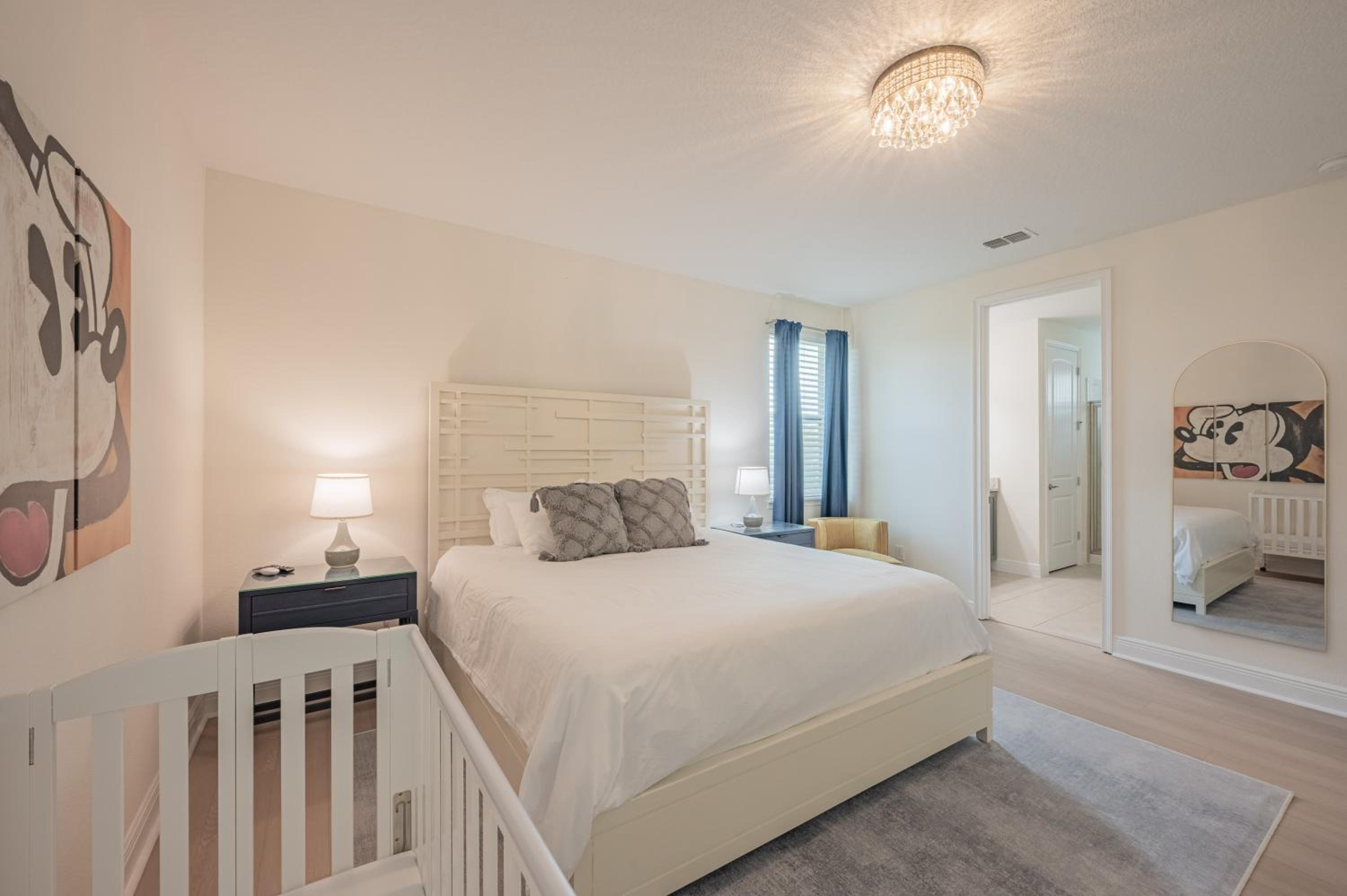 Luxury 5BR Villa, Pool Spa, 15min Disney