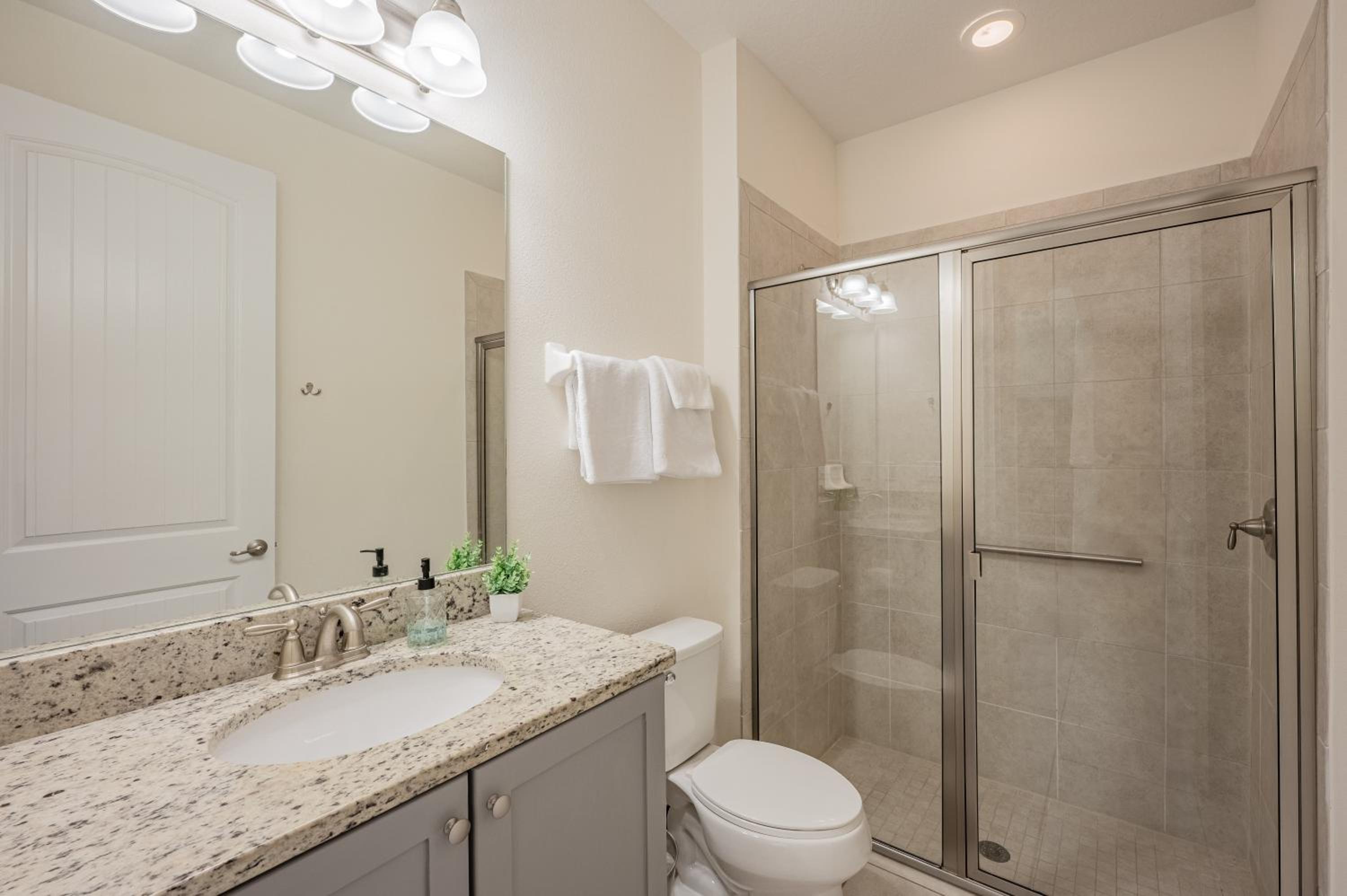 Luxury 5BR Villa, Pool Spa, 15min Disney