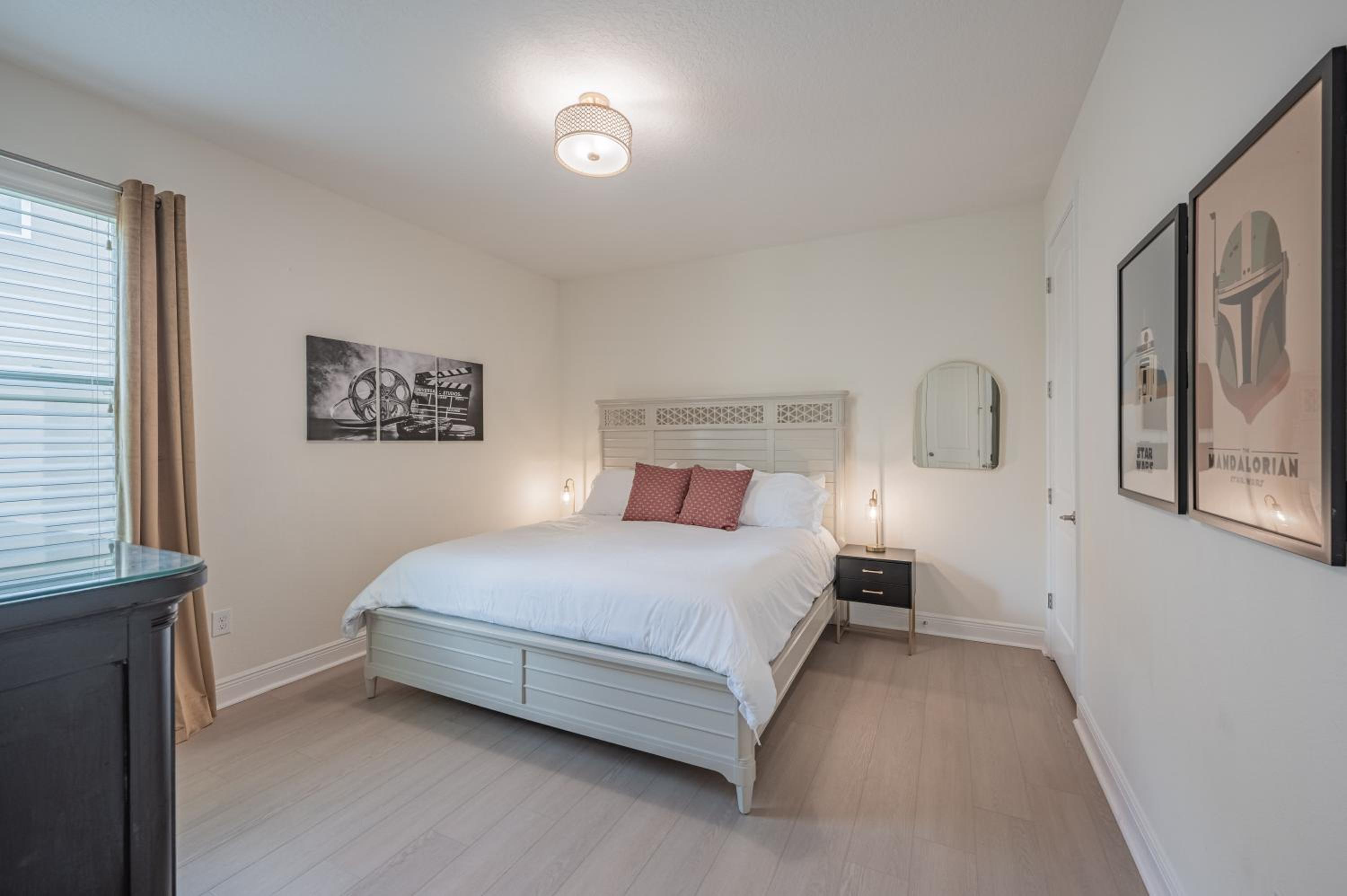 Luxury 5BR Villa, Pool Spa, 15min Disney