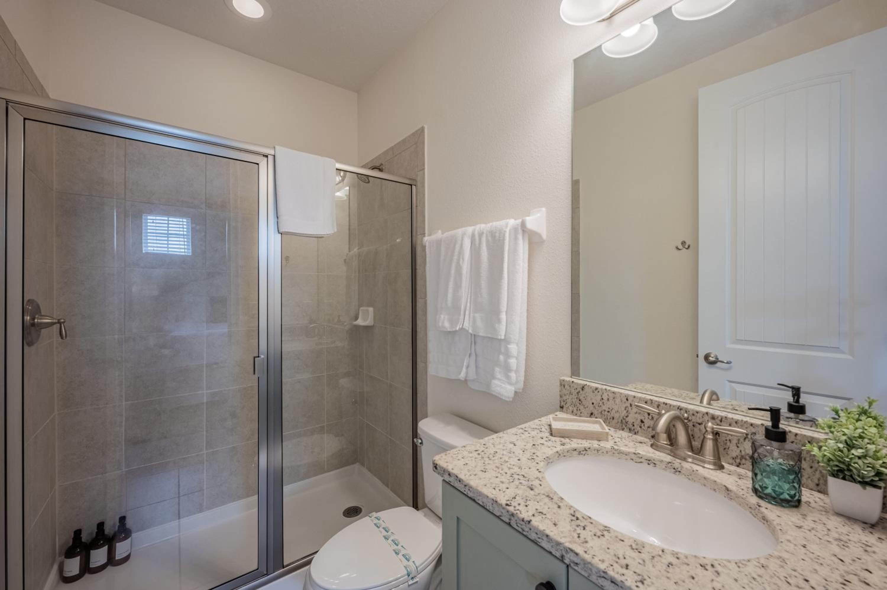 Luxury 5BR Villa, Pool Spa, 15min Disney