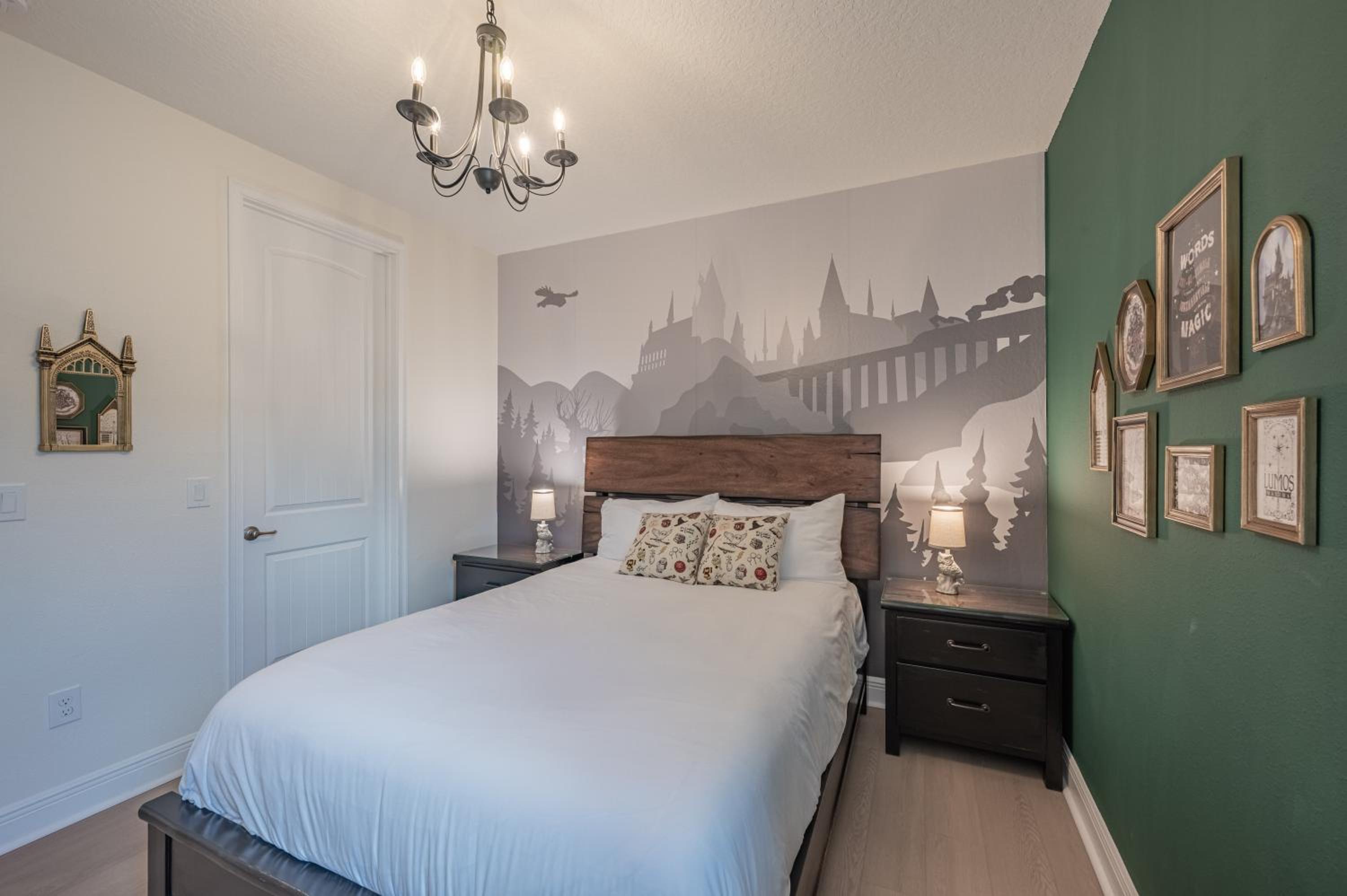 Luxury 5BR Villa, Pool Spa, 15min Disney