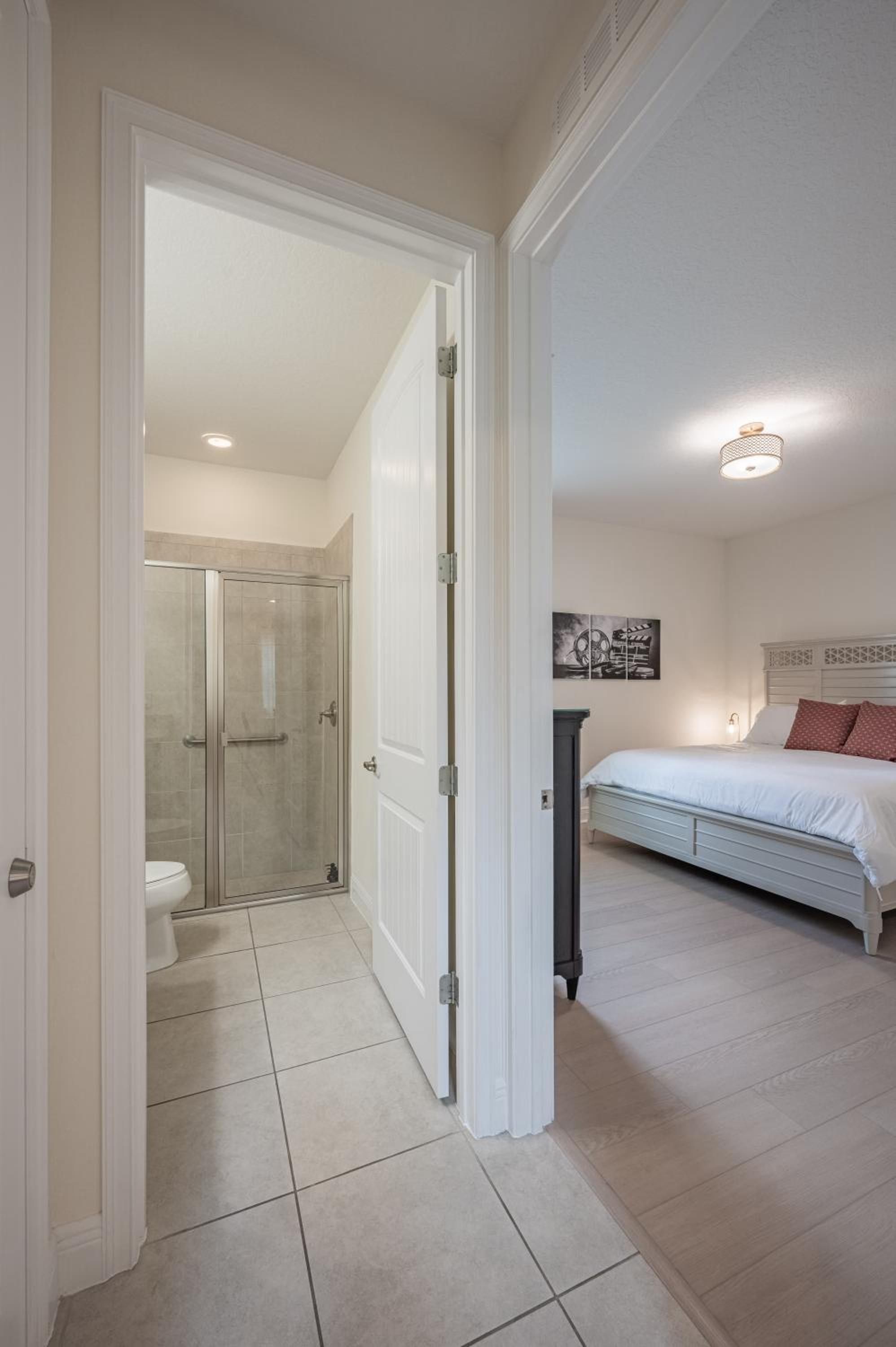 Luxury 5BR Villa, Pool Spa, 15min Disney