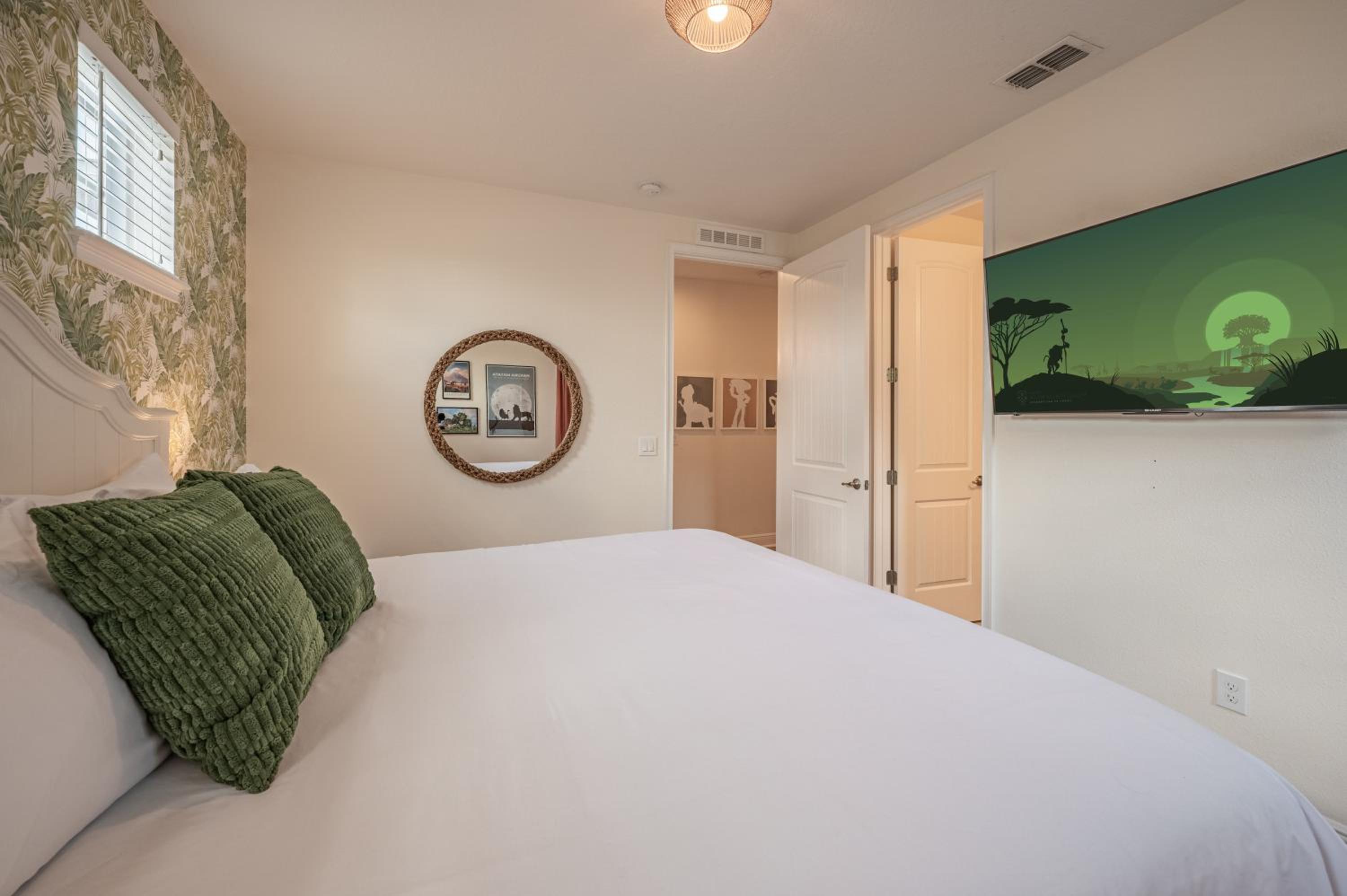 Luxury 5BR Villa, Pool Spa, 15min Disney