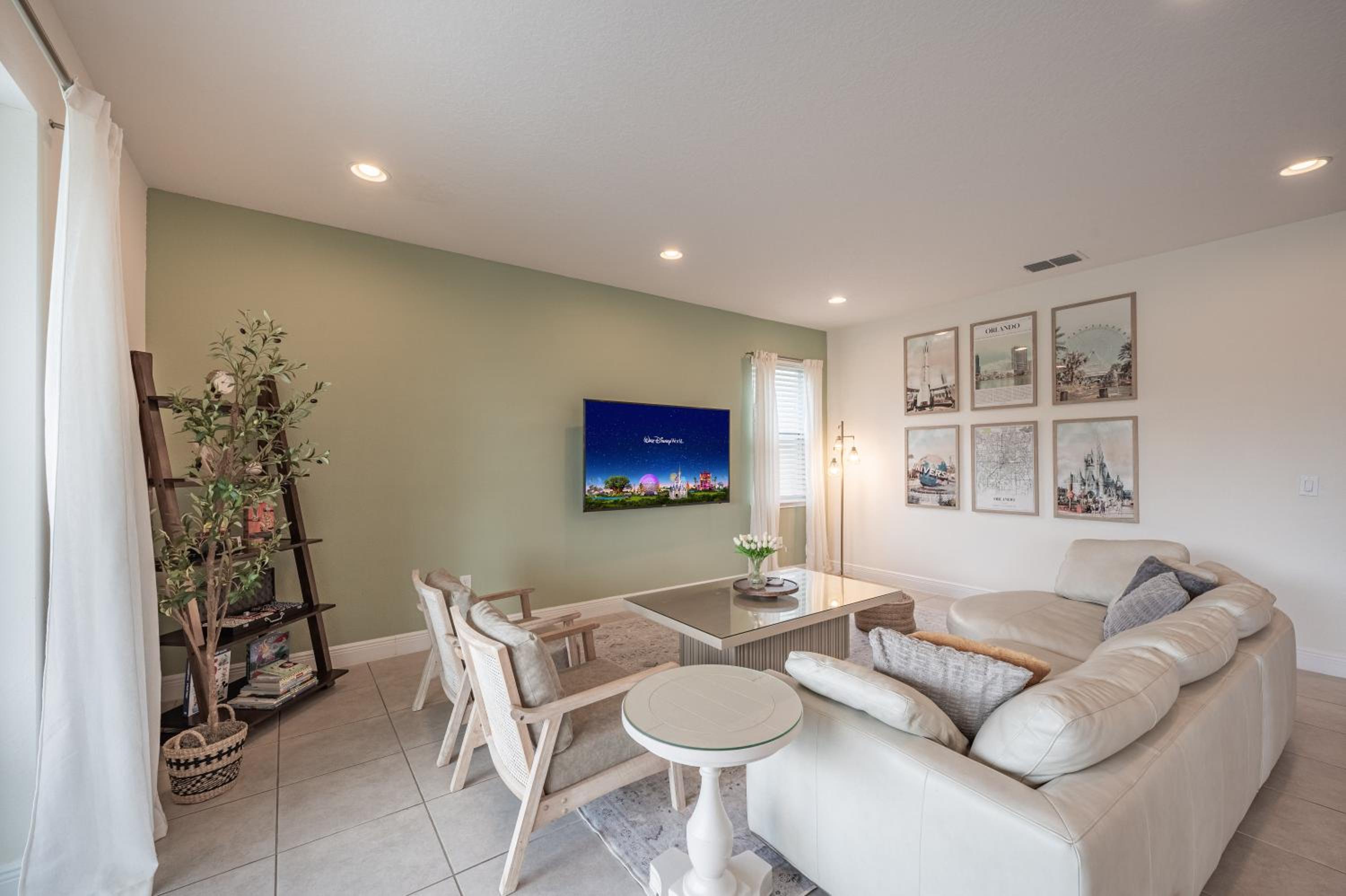 Luxury 5BR Villa, Pool Spa, 15min Disney