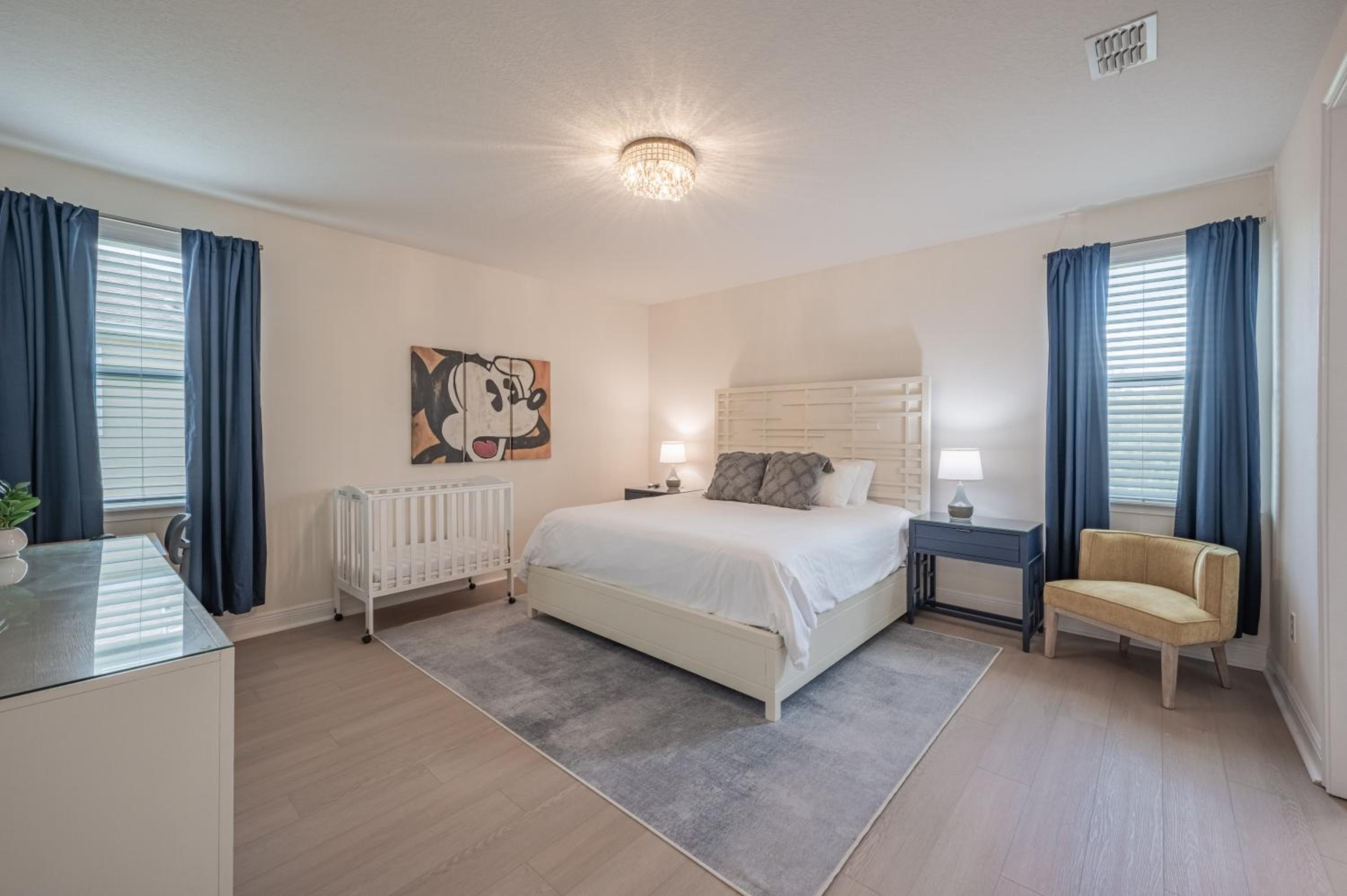 Luxury 5BR Villa, Pool Spa, 15min Disney