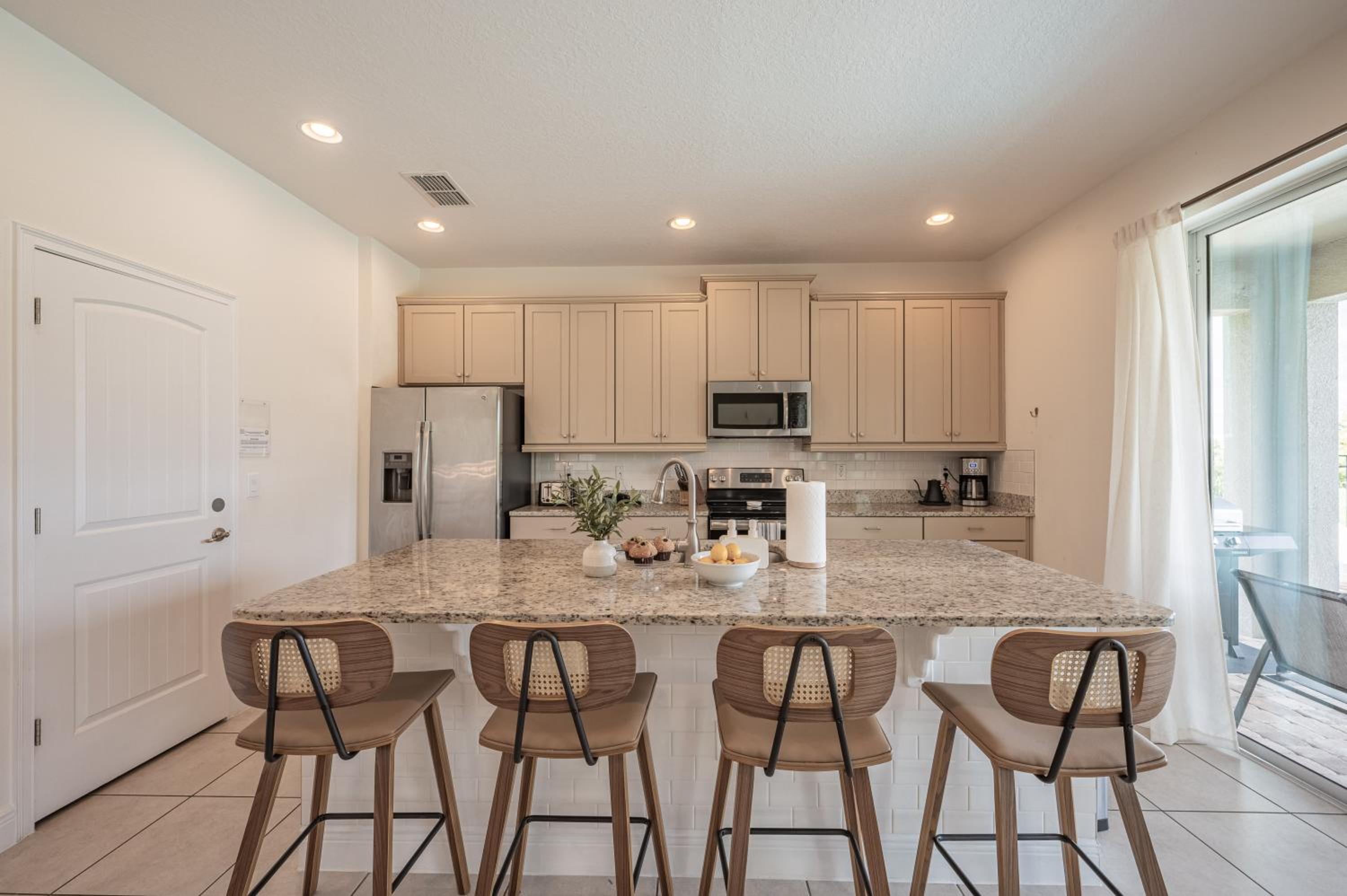 Luxury 5BR Villa, Pool Spa, 15min Disney