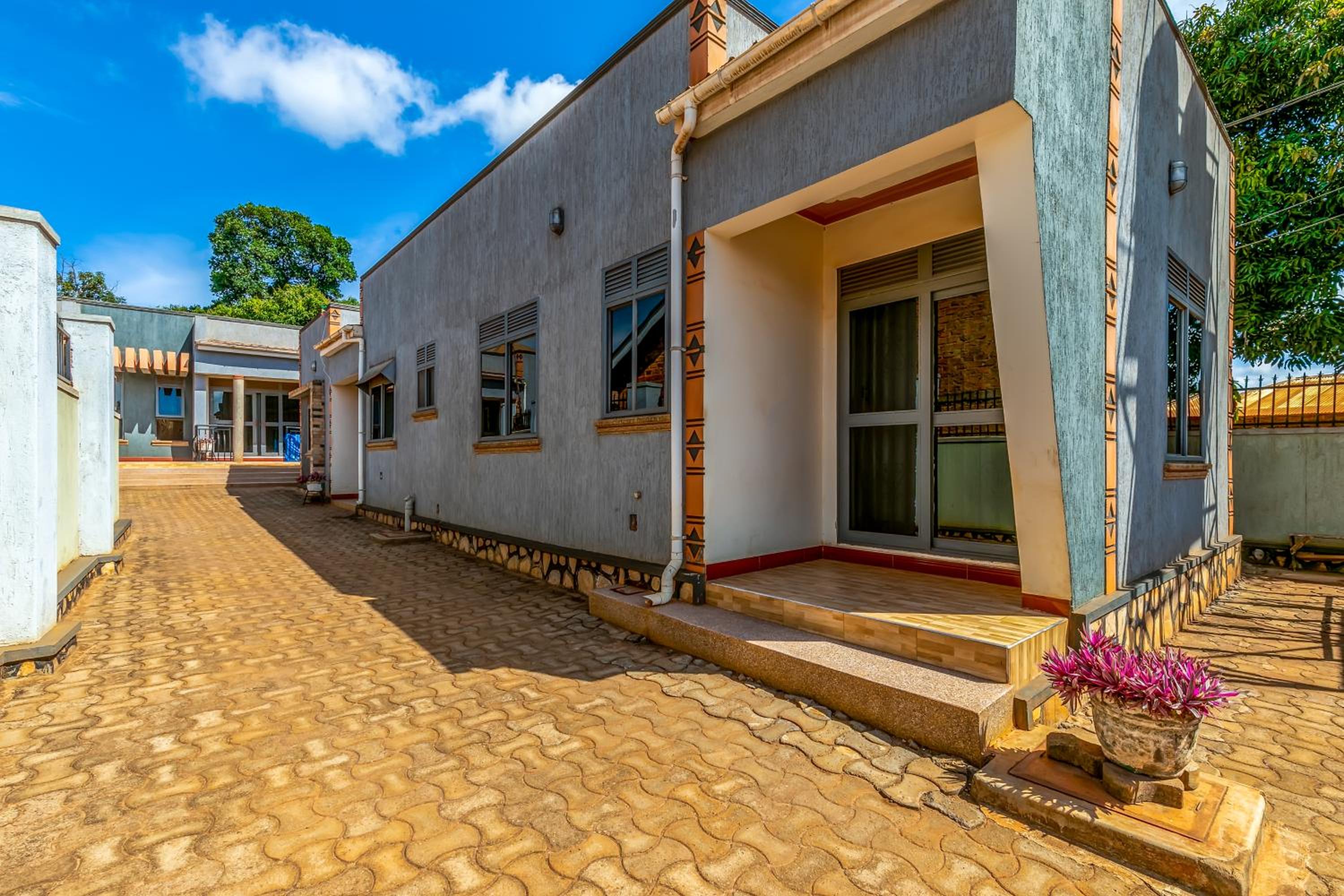 Rendy partment- KAWUKU view 4
