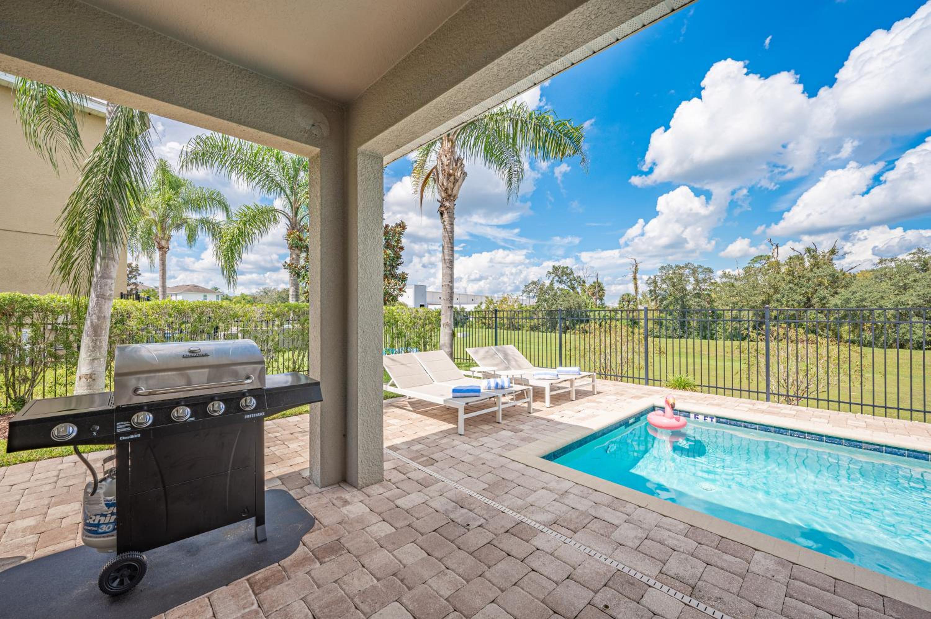 Luxury 5BR Villa, Pool Spa, 15min Disney