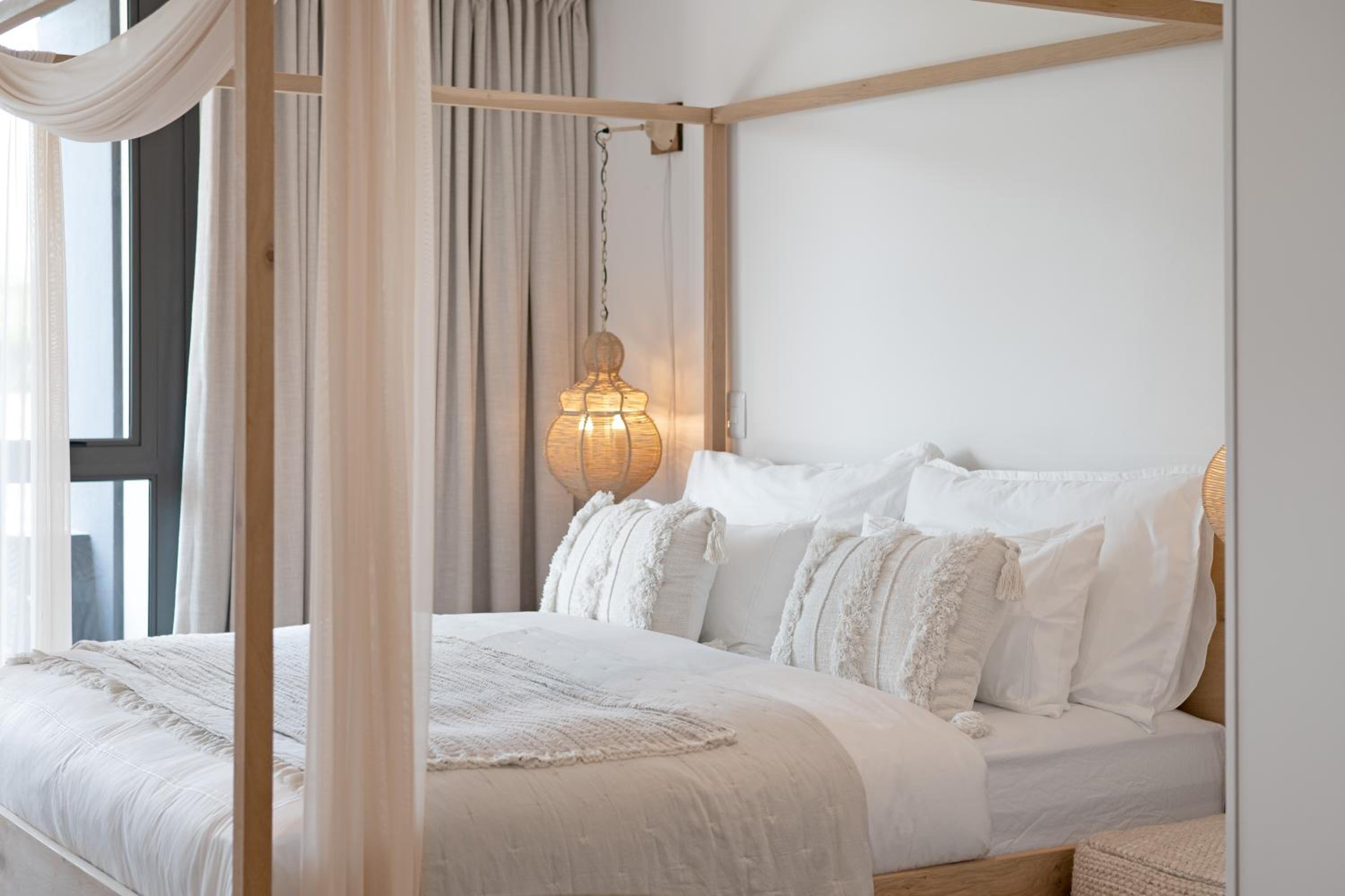 Neue luxuriöse Penthouse-Wohnung mit 3 Schlafzimmern, atemberaubendem Tafelbergblick und Rooftop Pool auf 210m2