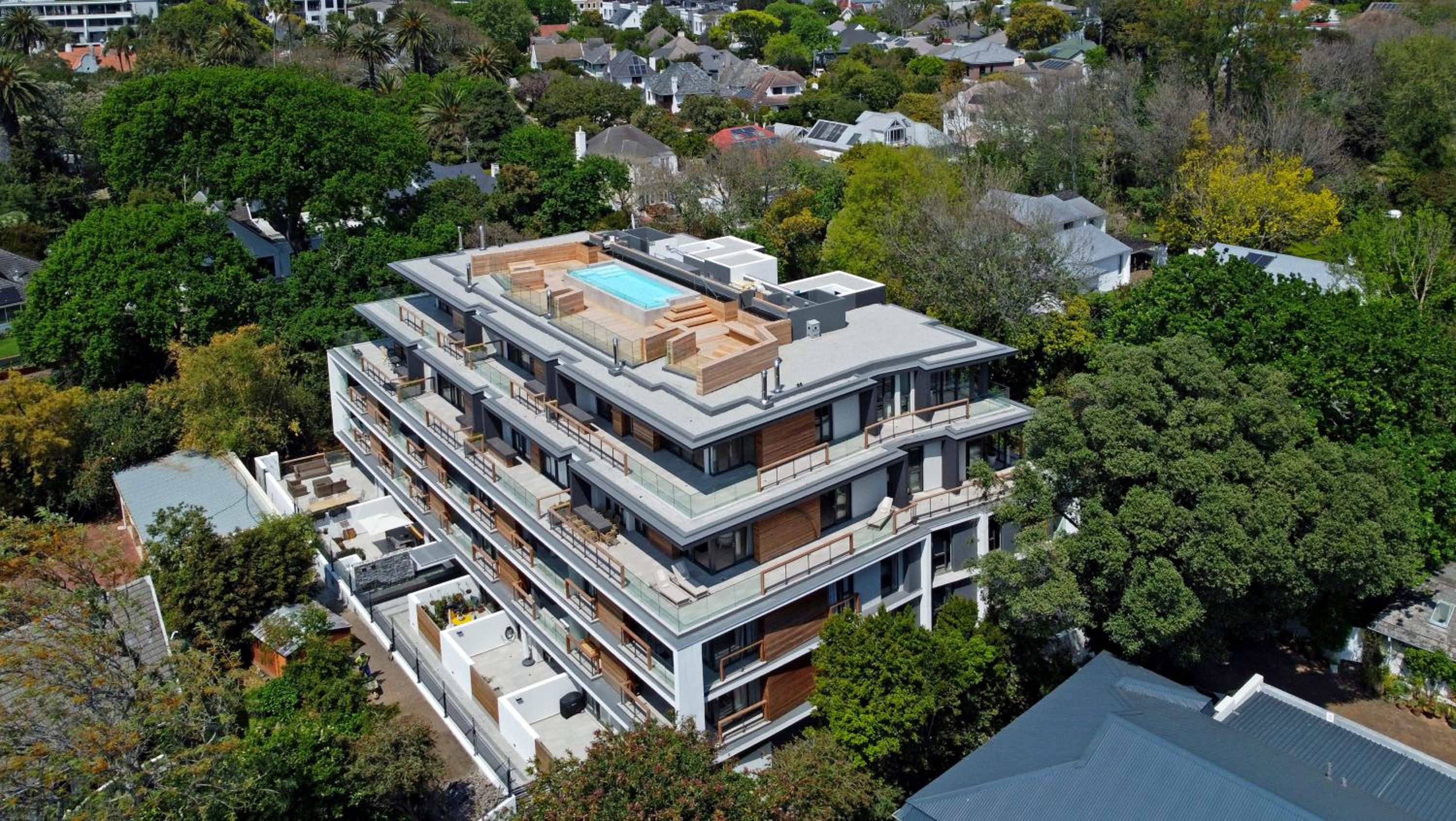Neue luxuriöse Penthouse-Wohnung mit 3 Schlafzimmern, atemberaubendem Tafelbergblick und Rooftop Pool auf 210m2