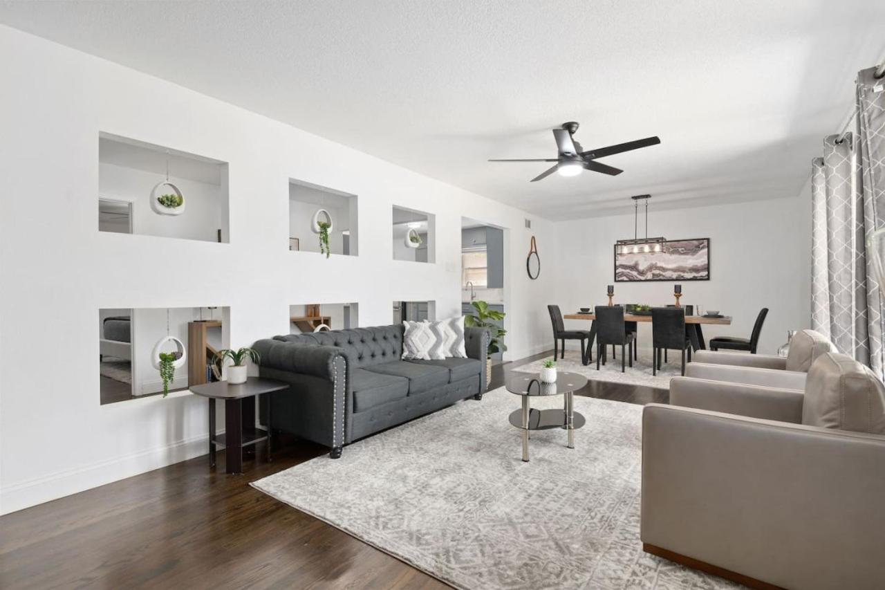 5 STAR House - Cozy & Charming Centrally Located view 2