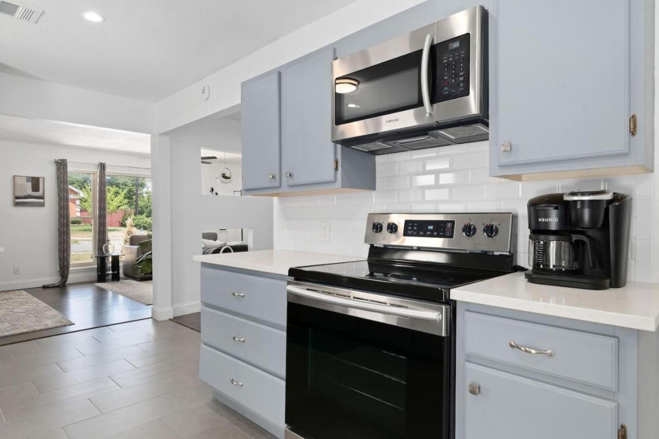 5 STAR House - Cozy & Charming Centrally Located view 5