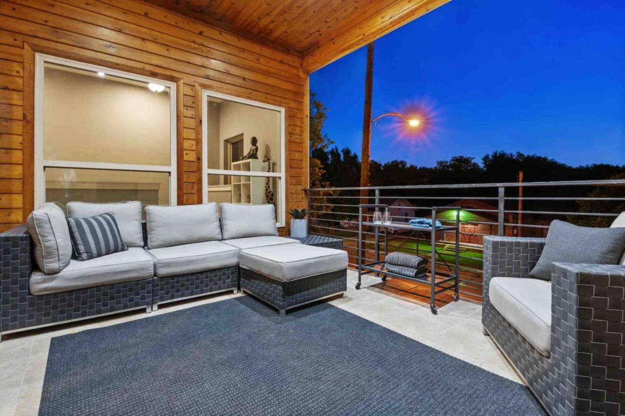 New Swanky Rustic Modern 5 STAR Home near Downtown view 5