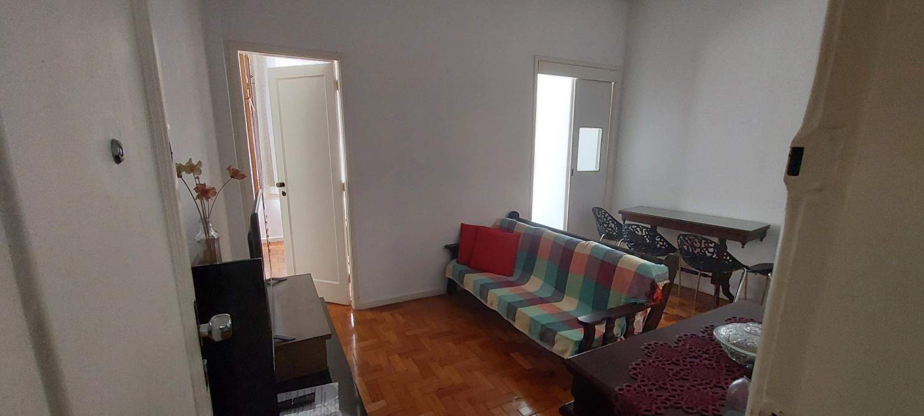 Lugar ideal Copacabana quarto, sala e lavanderia