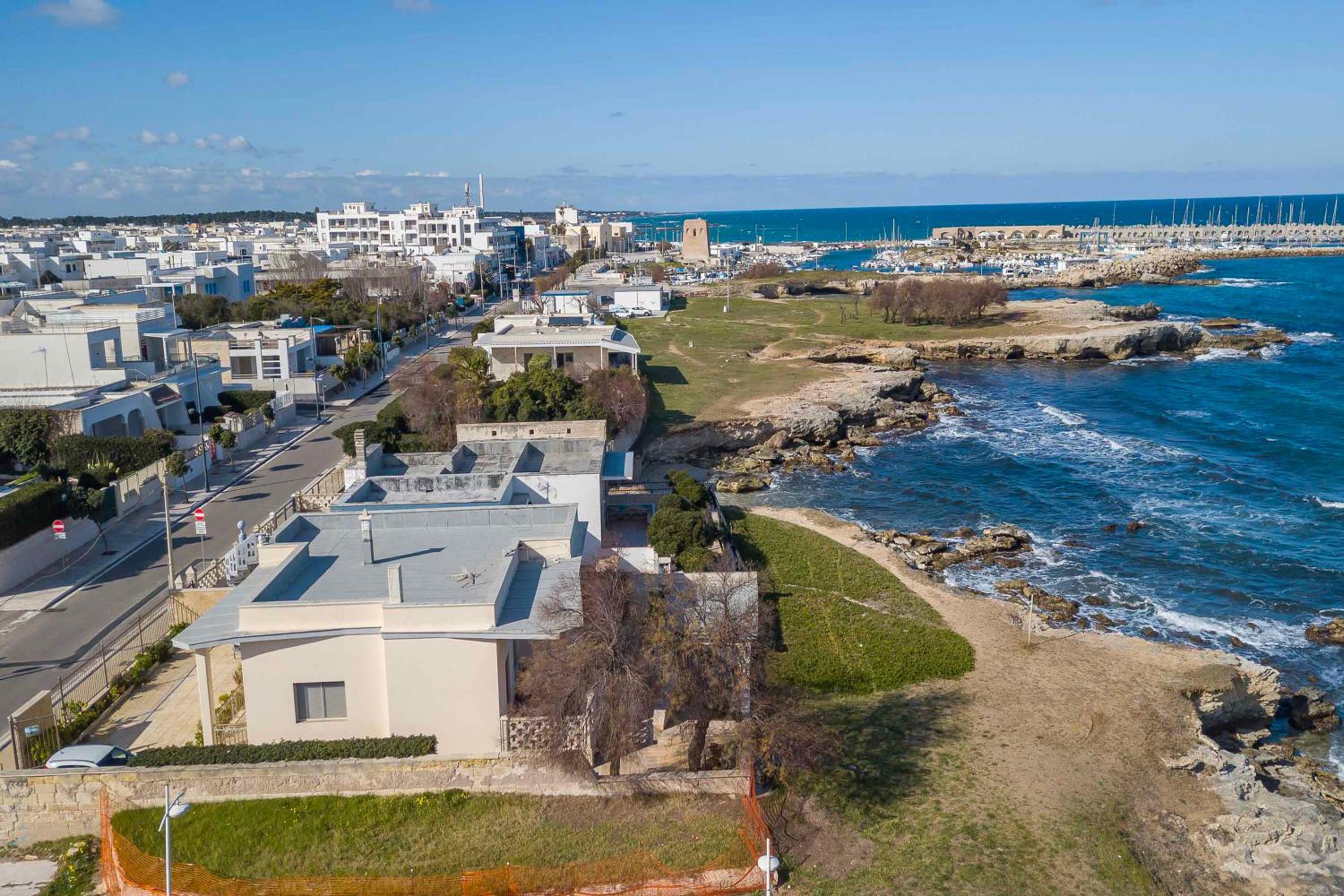 Villa Grazia On The Seaside - Happy Rentals view 5