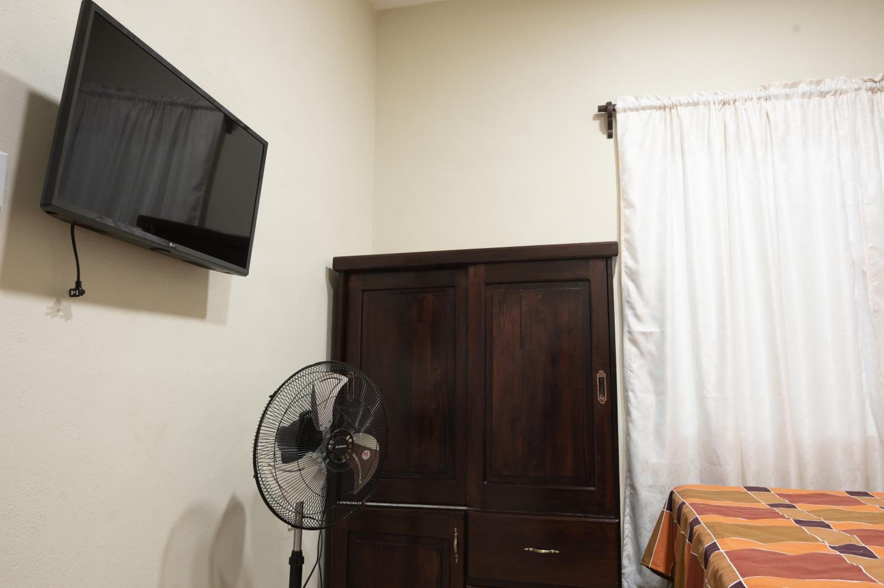 Apartamentos Petenchel, por Aeropuerto Flores Peten no 3 view 3
