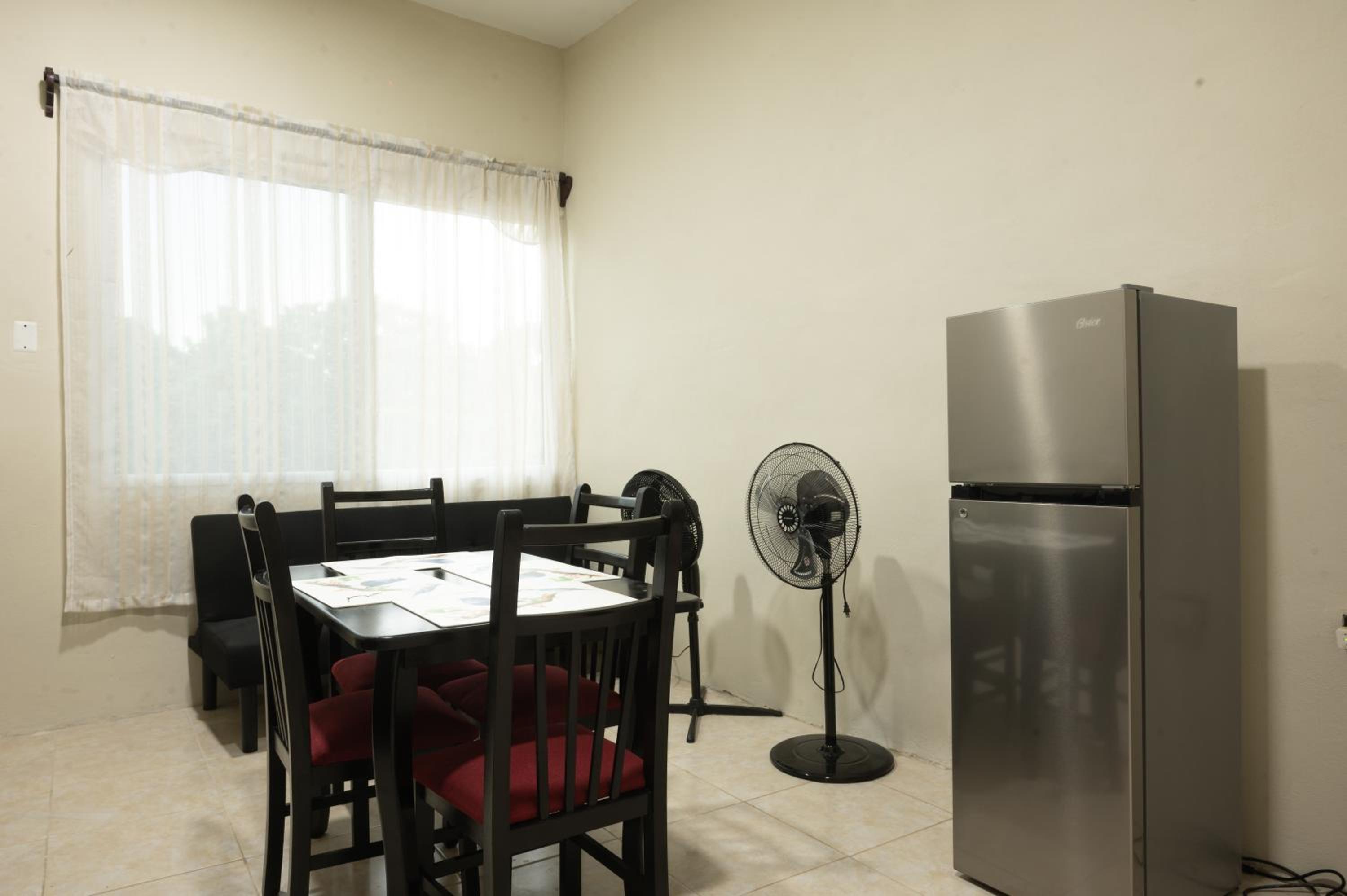 Apartamentos Petenchel, por Aeropuerto Flores Peten no 3 view 5
