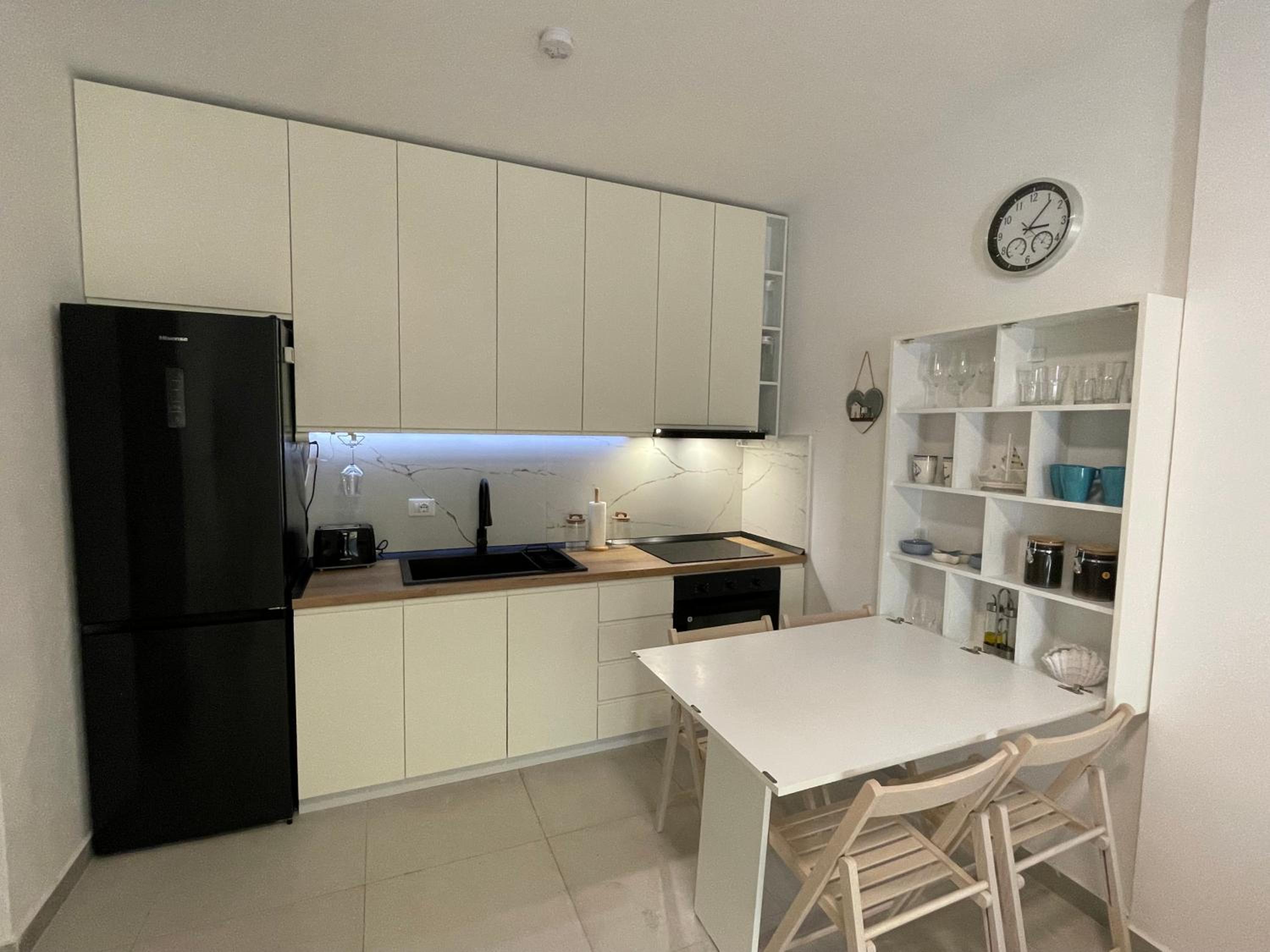Sunshine Apt Qerret-Golem Beach-Self-Check-in