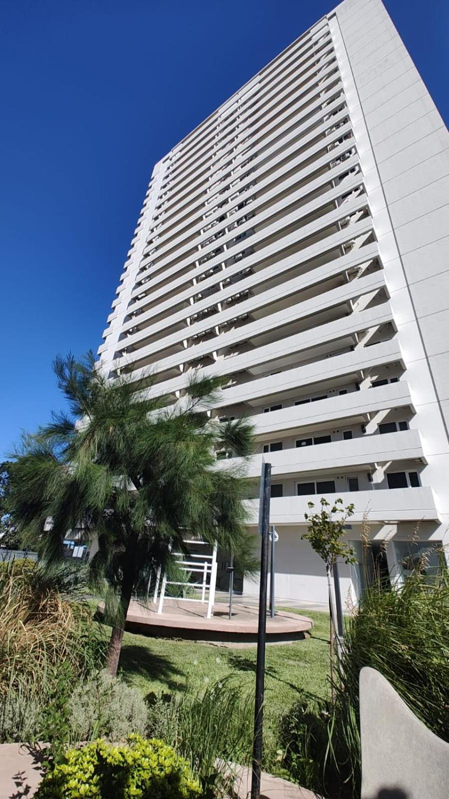 Departamento con seguridad 24hs, gym y pileta!