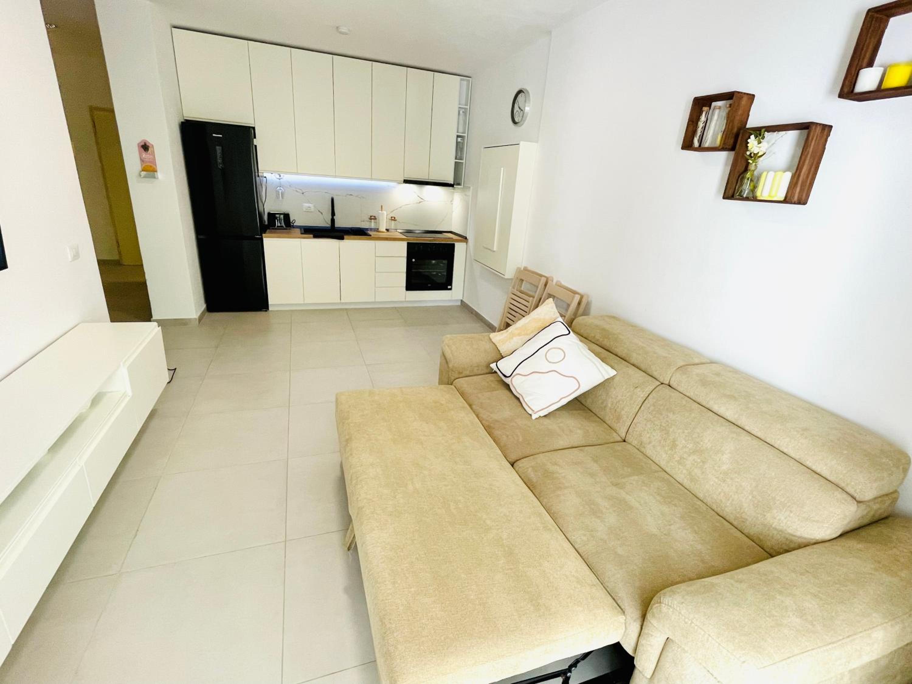 Sunshine Apt Qerret-Golem Beach-Self-Check-in