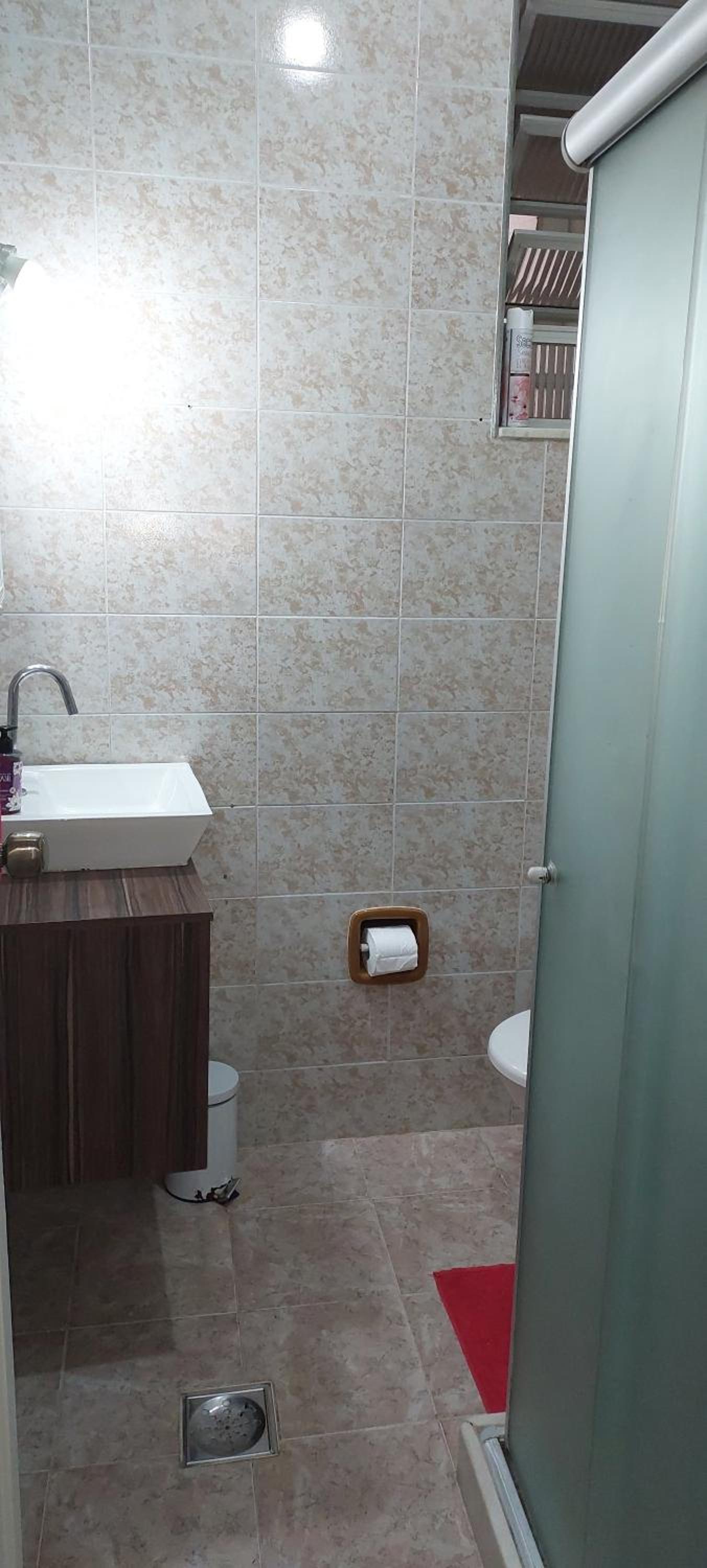 Lugar ideal Copacabana quarto, sala e lavanderia