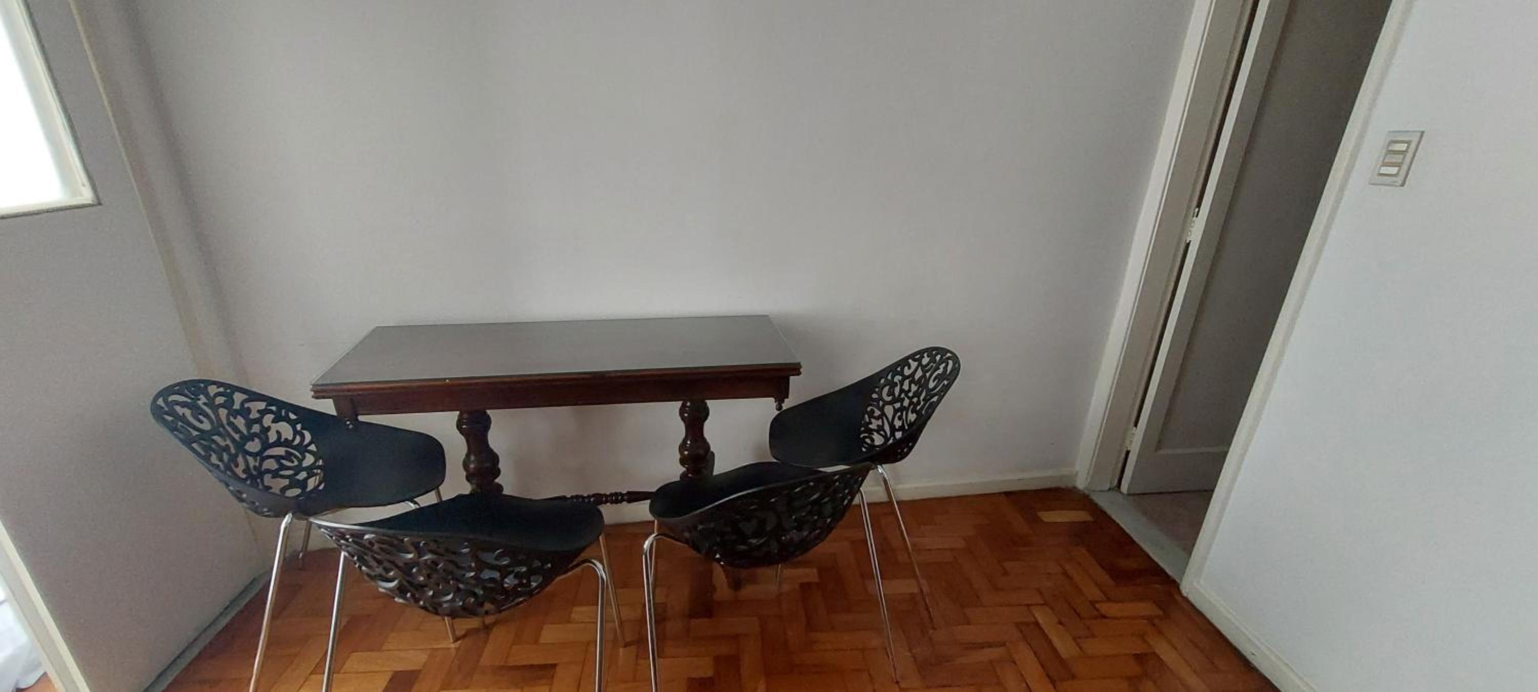 Lugar ideal Copacabana quarto, sala e lavanderia