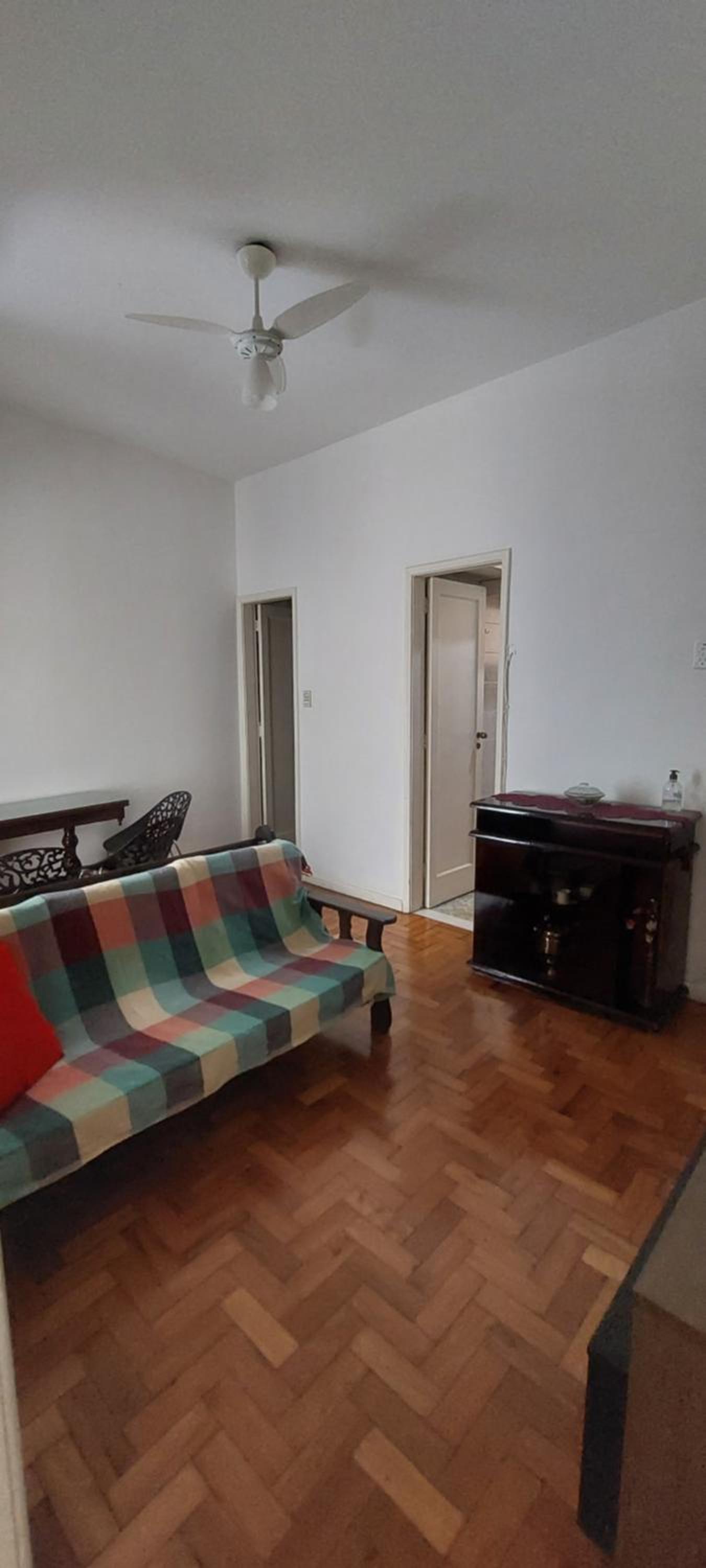 Lugar ideal Copacabana quarto, sala e lavanderia