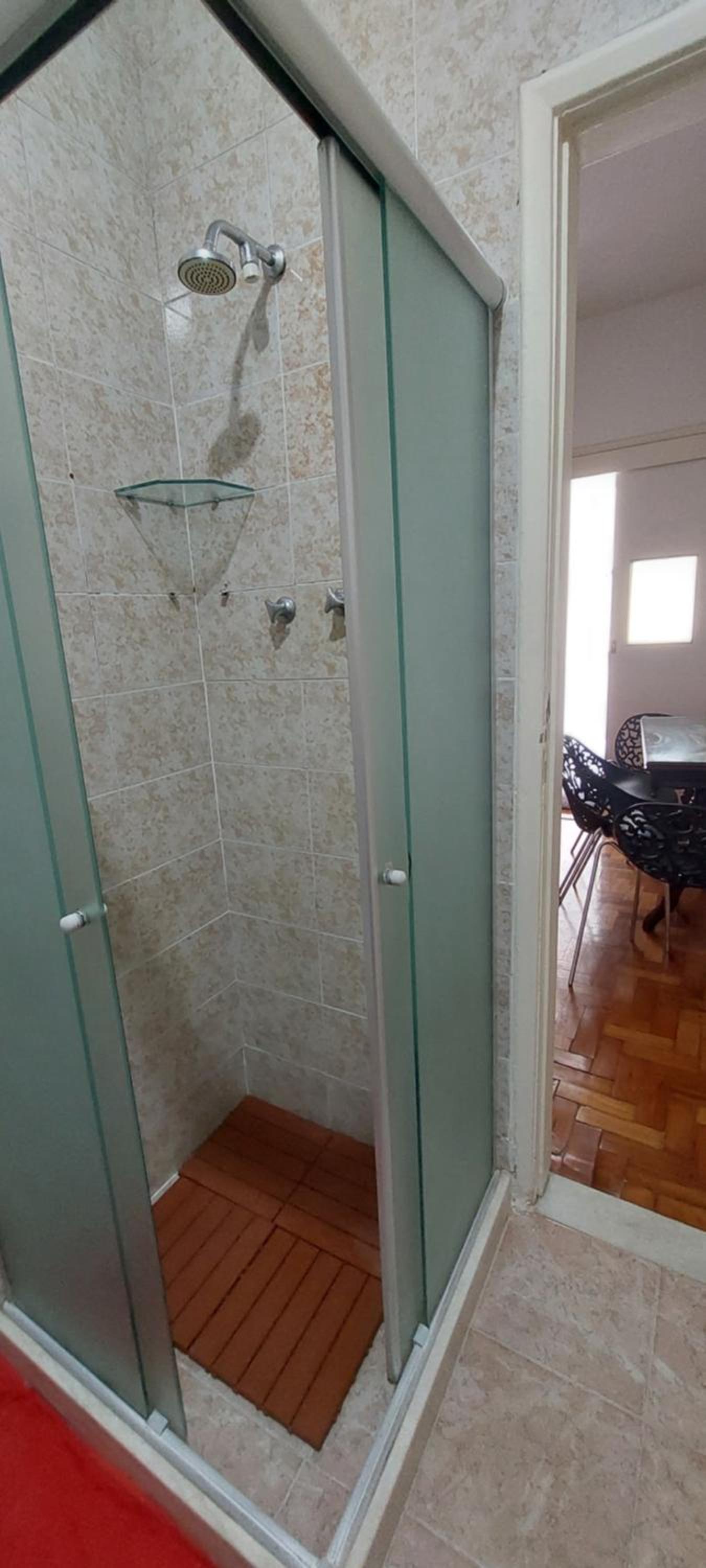 Lugar ideal Copacabana quarto, sala e lavanderia