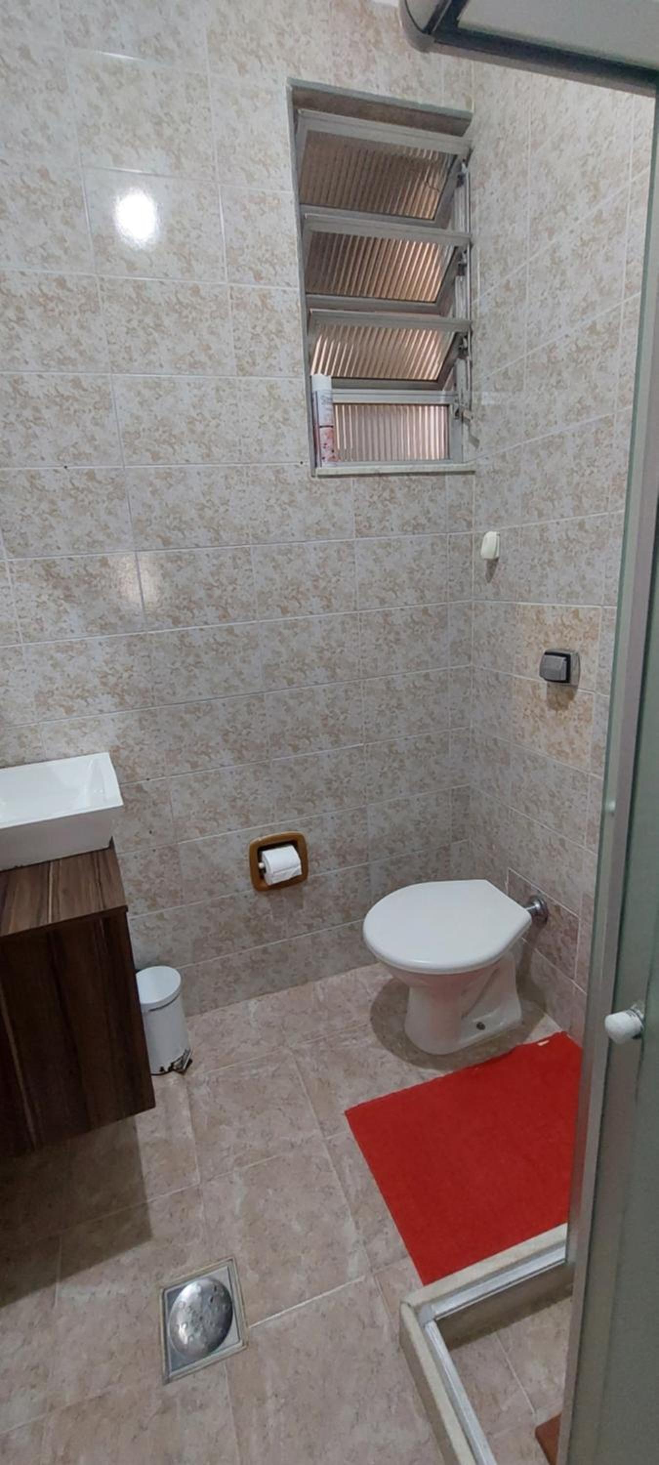 Lugar ideal Copacabana quarto, sala e lavanderia