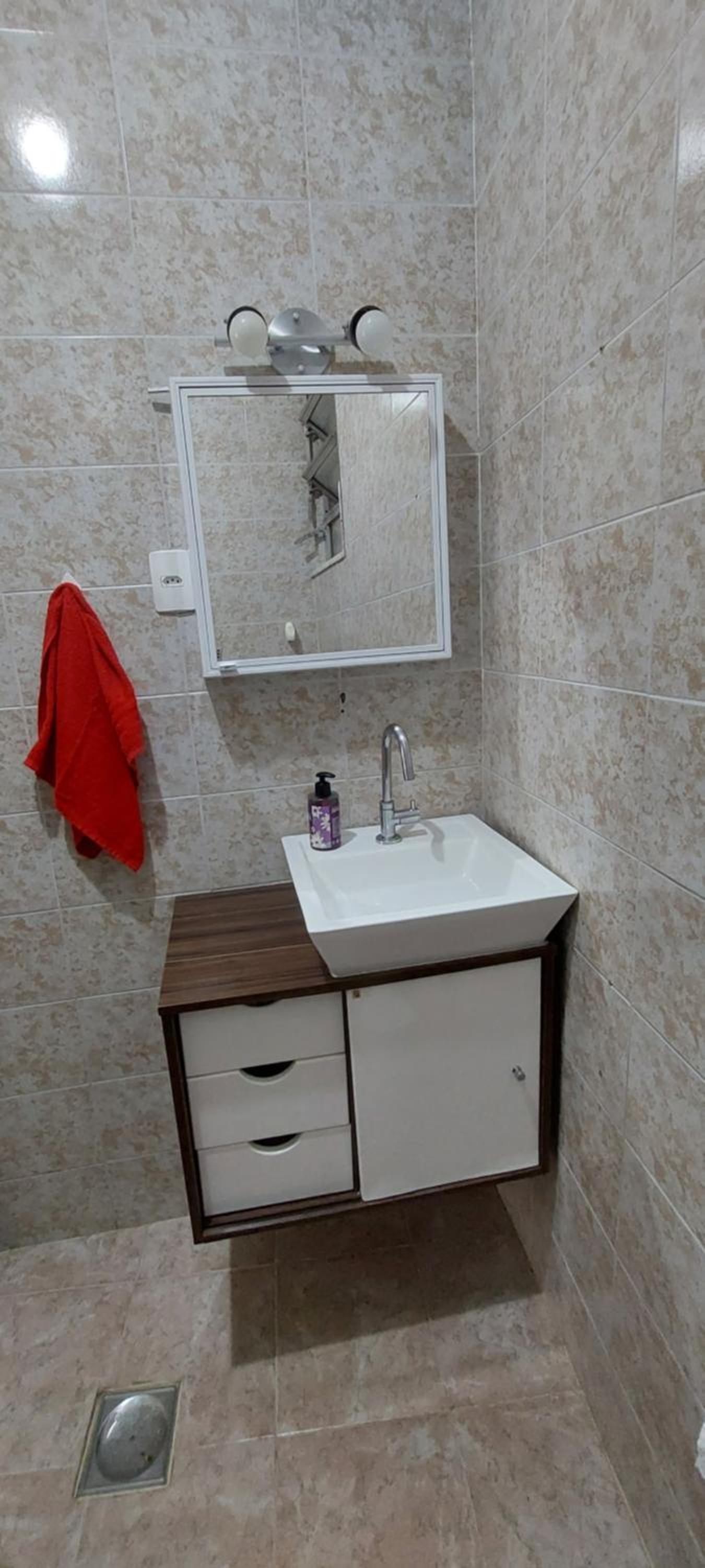 Lugar ideal Copacabana quarto, sala e lavanderia
