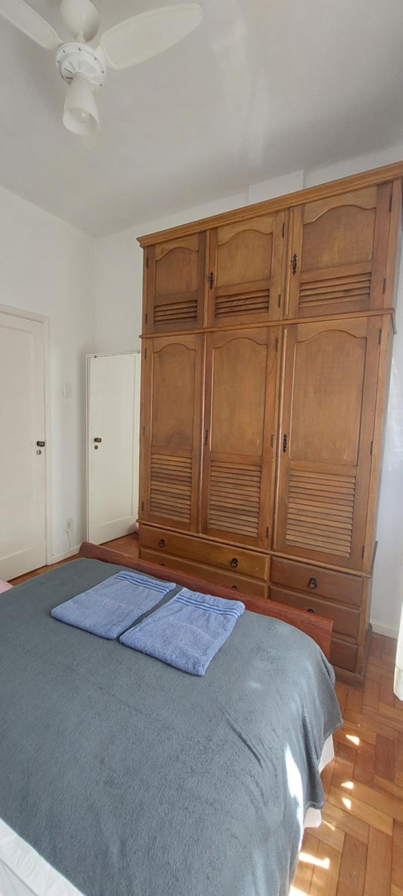 Lugar ideal Copacabana quarto, sala e lavanderia