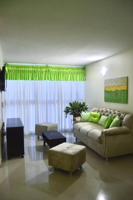 Comodo y Acogedor Apartamento en Porlamar view 3