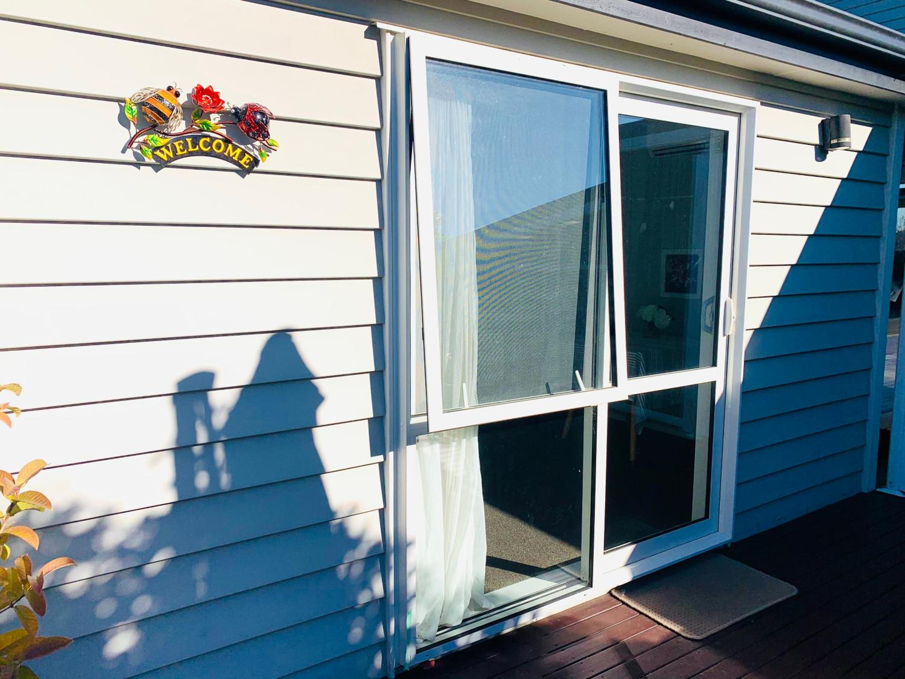 Private Guest Suite in Albany,Rosedale Amazing Bed,Netflix,Private Garden view 3