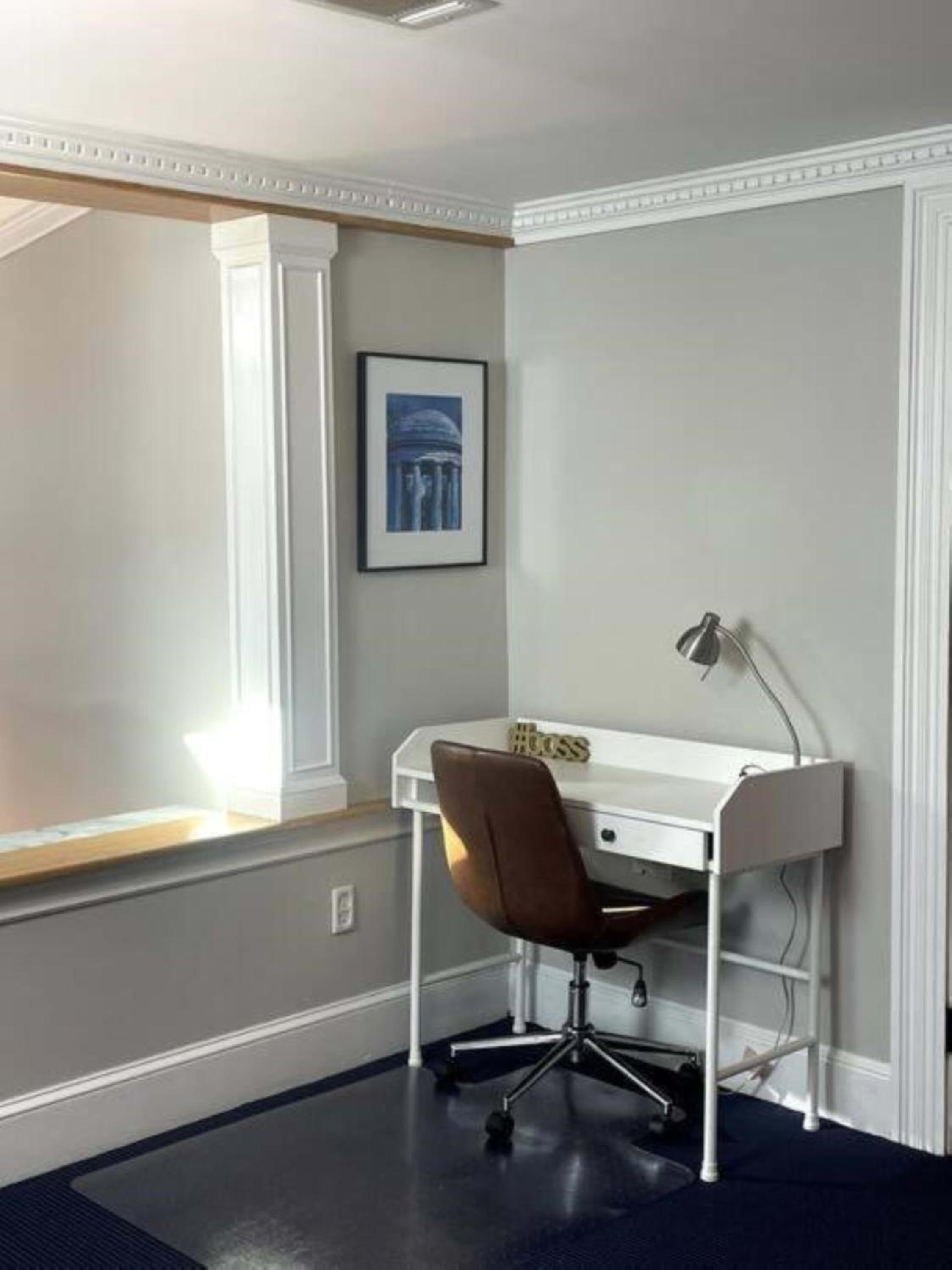 Large Capitol Hill Studio - Free Parking, Walk to Capitol view 5