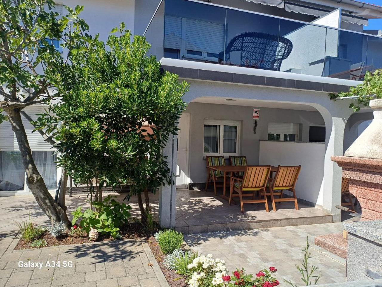 Apartments Rocky Vir
