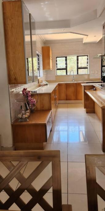 Spencer's Home by Nyambose Villas view 3