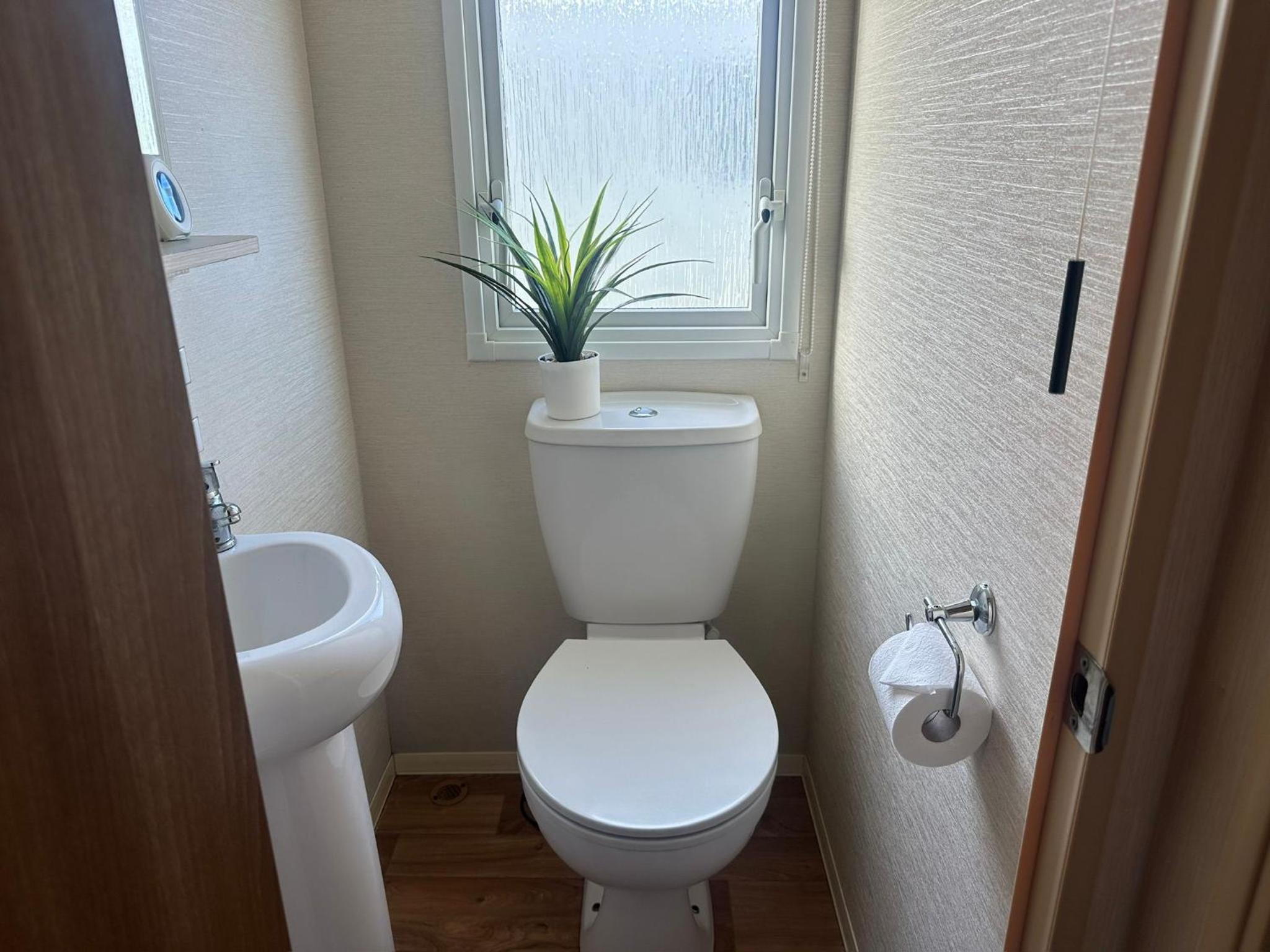 Homely 3 Bedroom Caravan in Cirencester