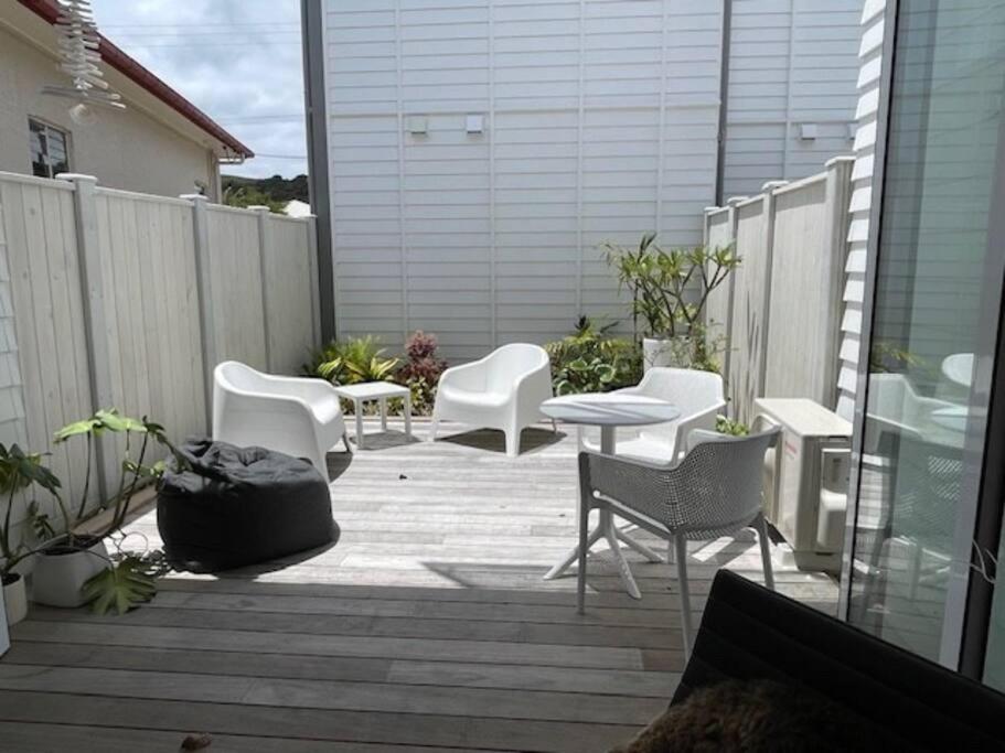 Island ambience in the heart of Matakana view 3