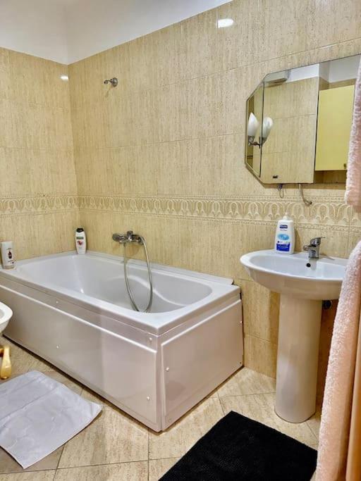 8th Floor Luxury Apartment Tirana 2