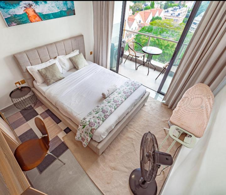 Cosy 1br furnished apt kilimani view 4