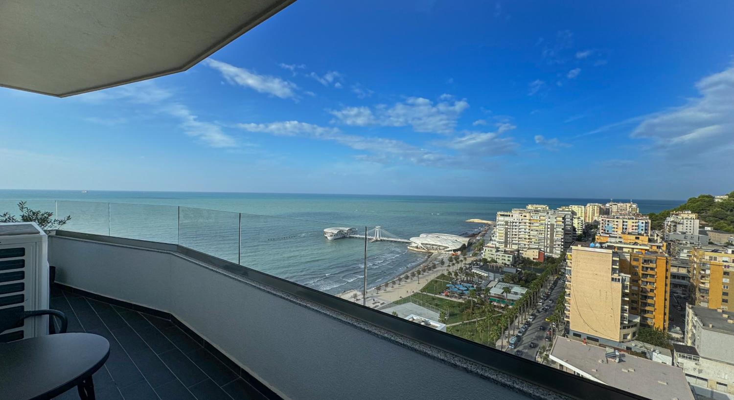 Luxury Apartment - Sea View