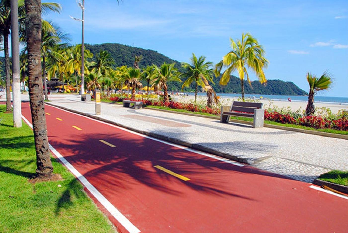 Apê Temporada II Praia Grande SP Completo com Piscina, Churrasqueira, Estacionamento, Wi-Fi
